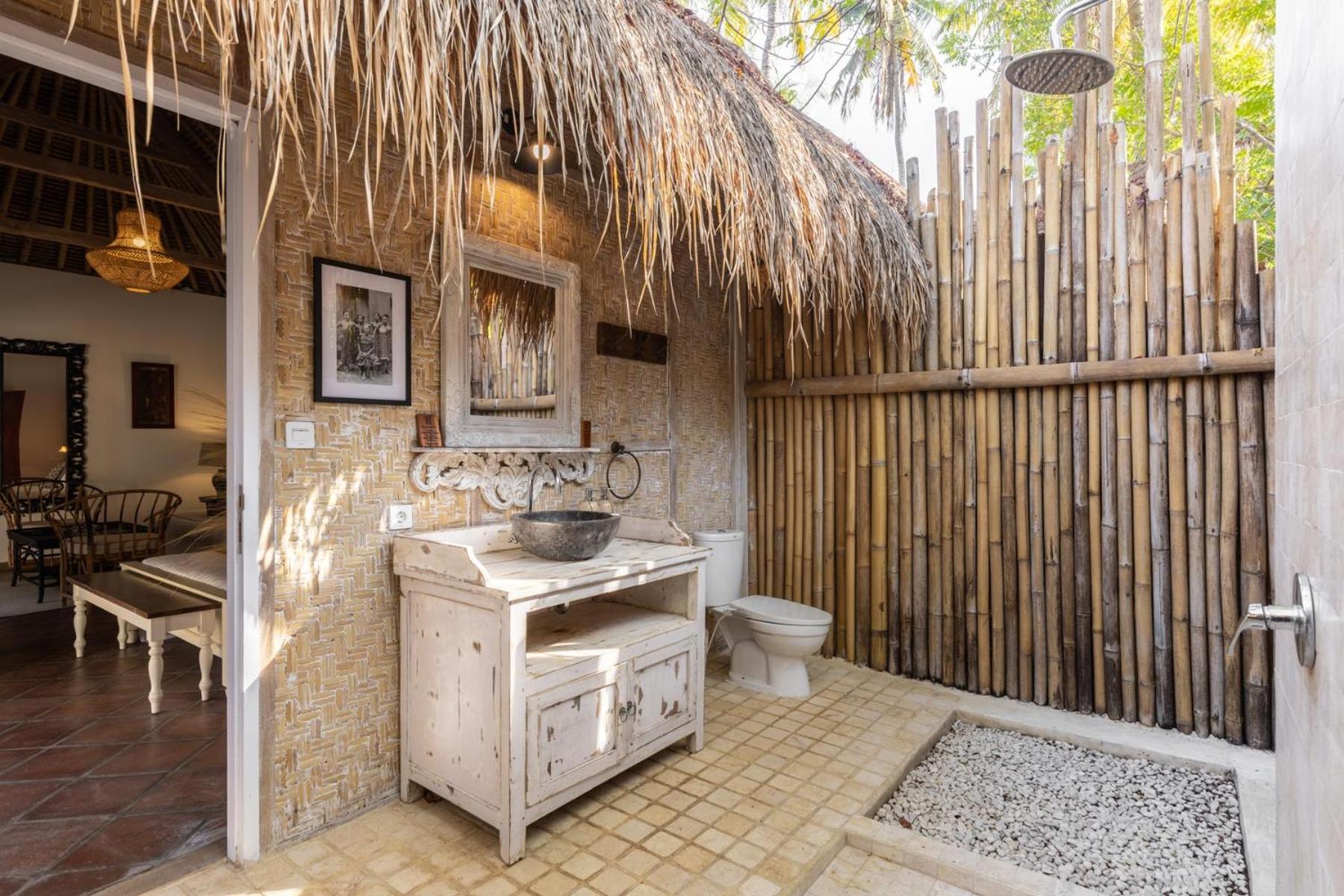 Villa with Private Pool - Photo 8