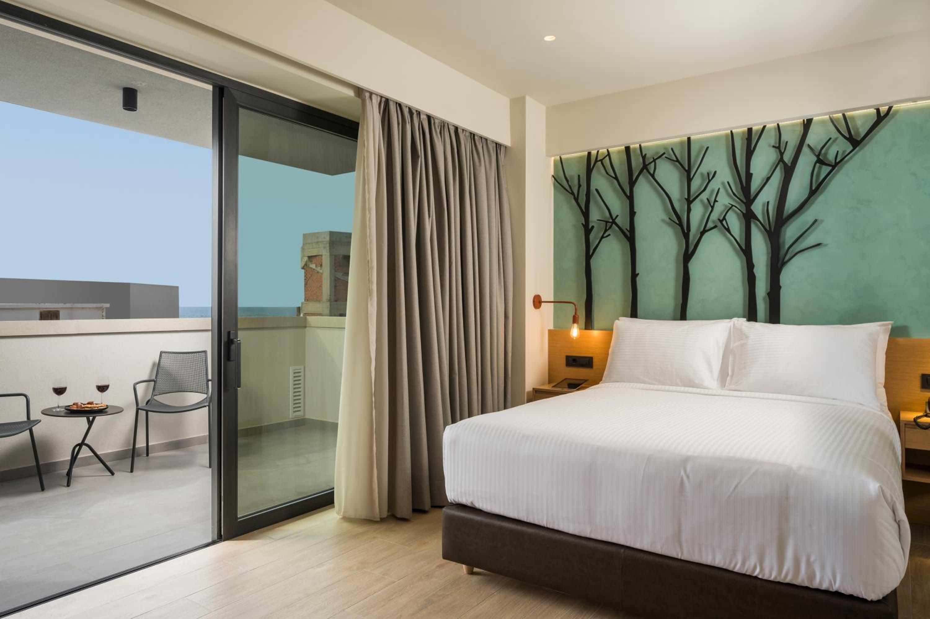 Triple Room with City View