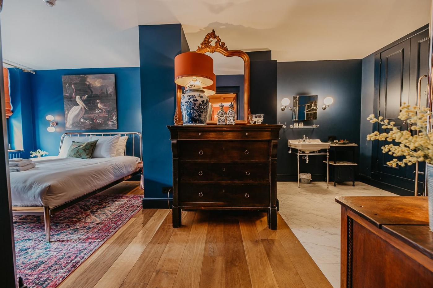 Large Double Room - Photo 6