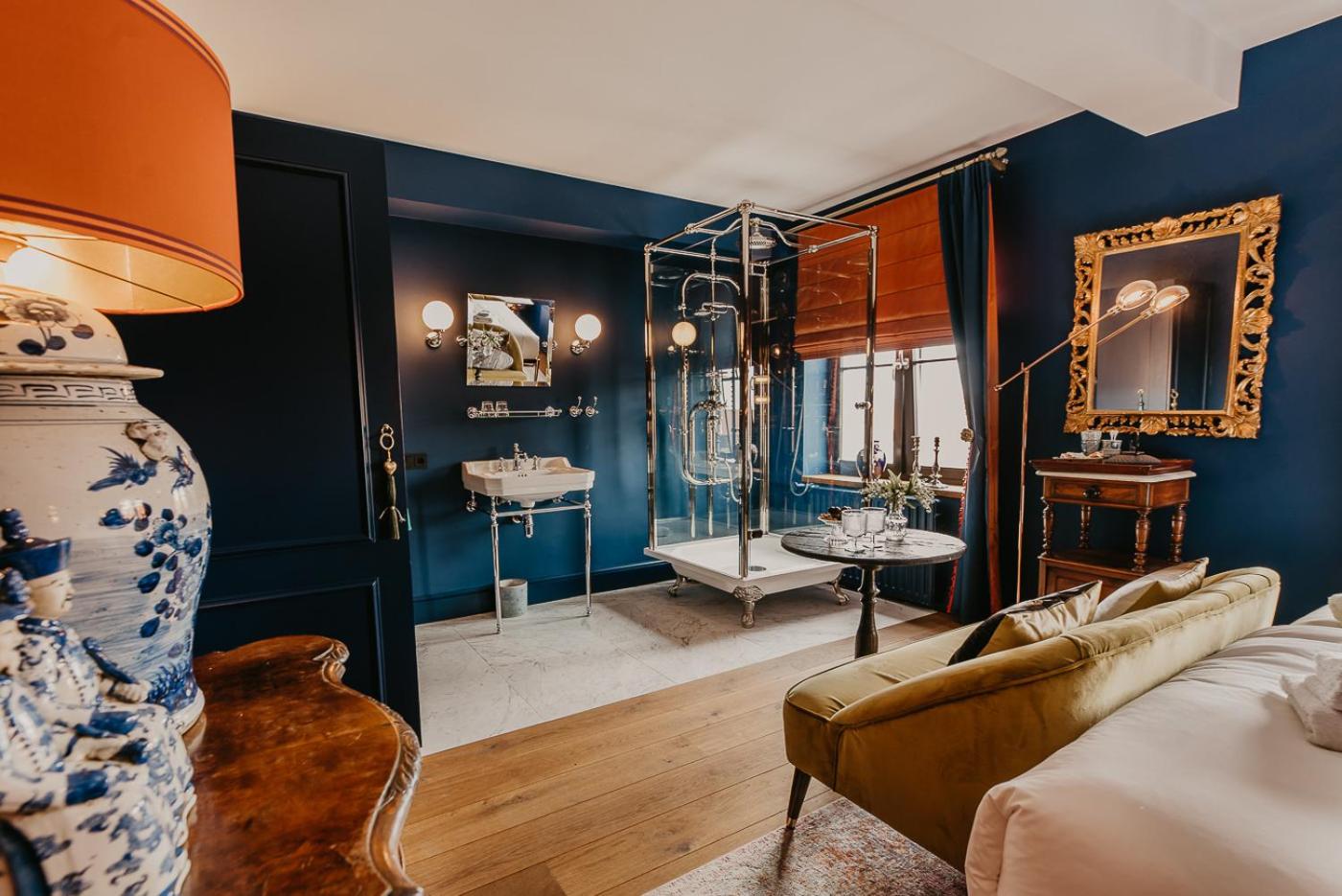 Large Double Room - Photo 10