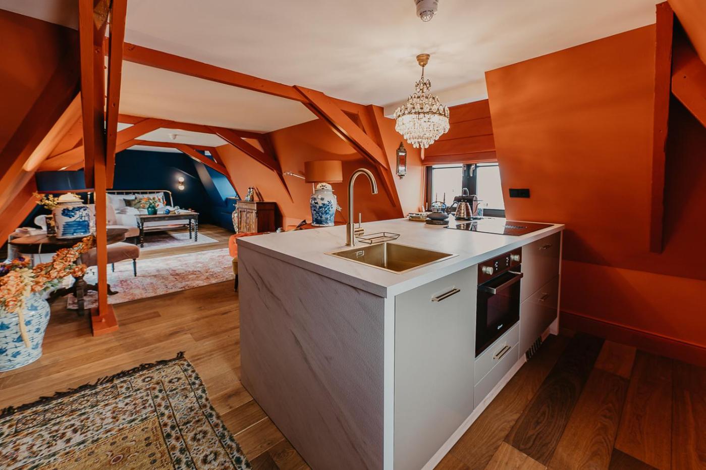 Deluxe Suite - Photo 6