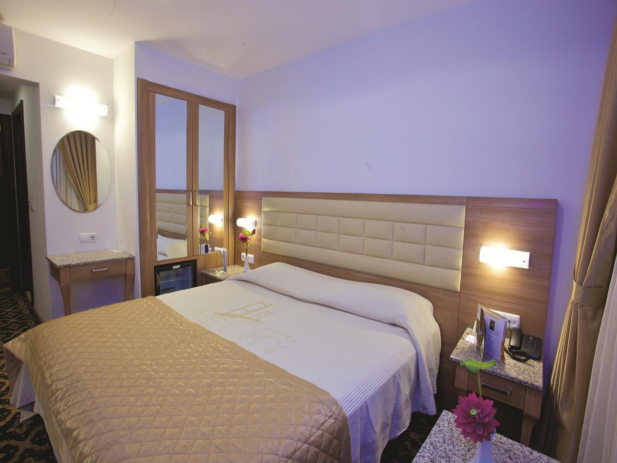 Standard Double or Twin Room photo 1