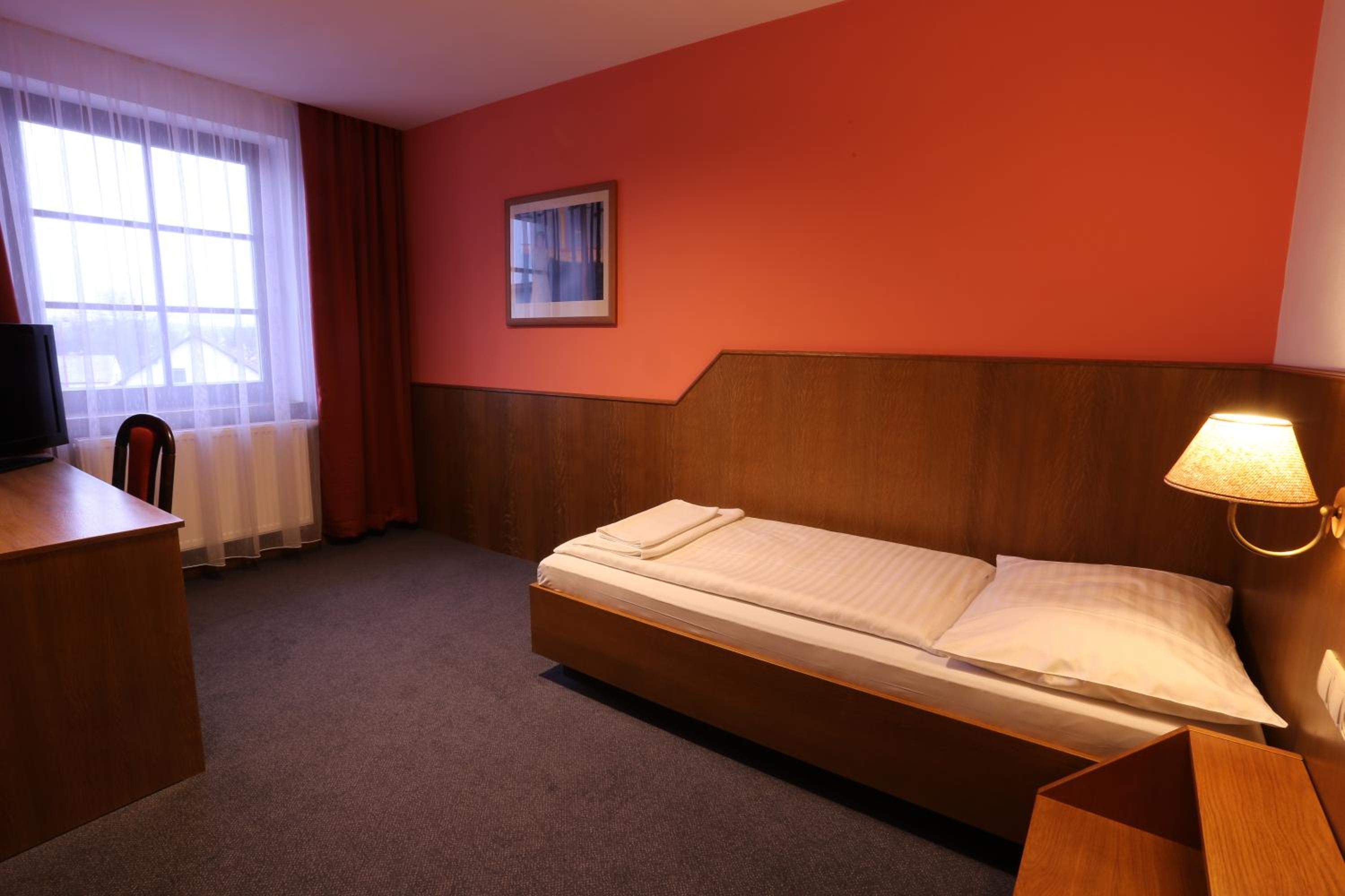 Single Room photo 2