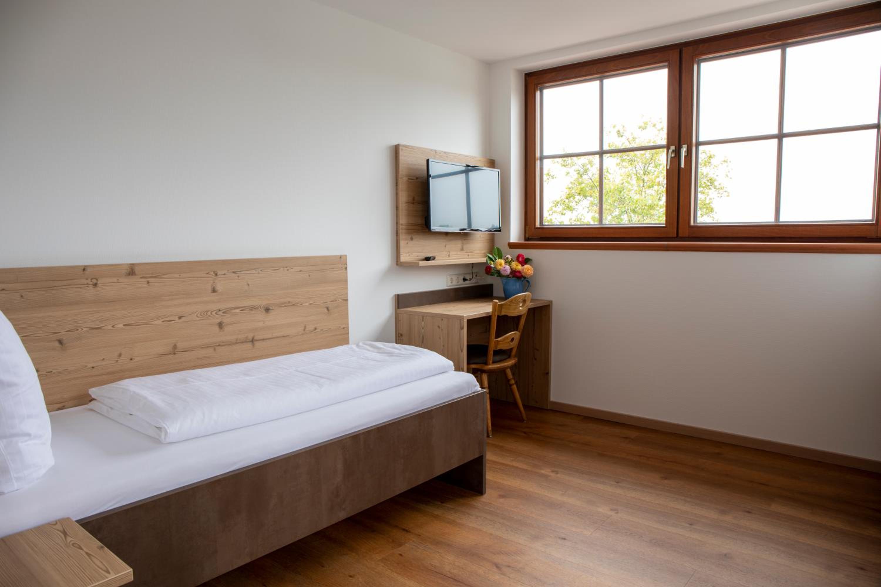 Single Room photo 2