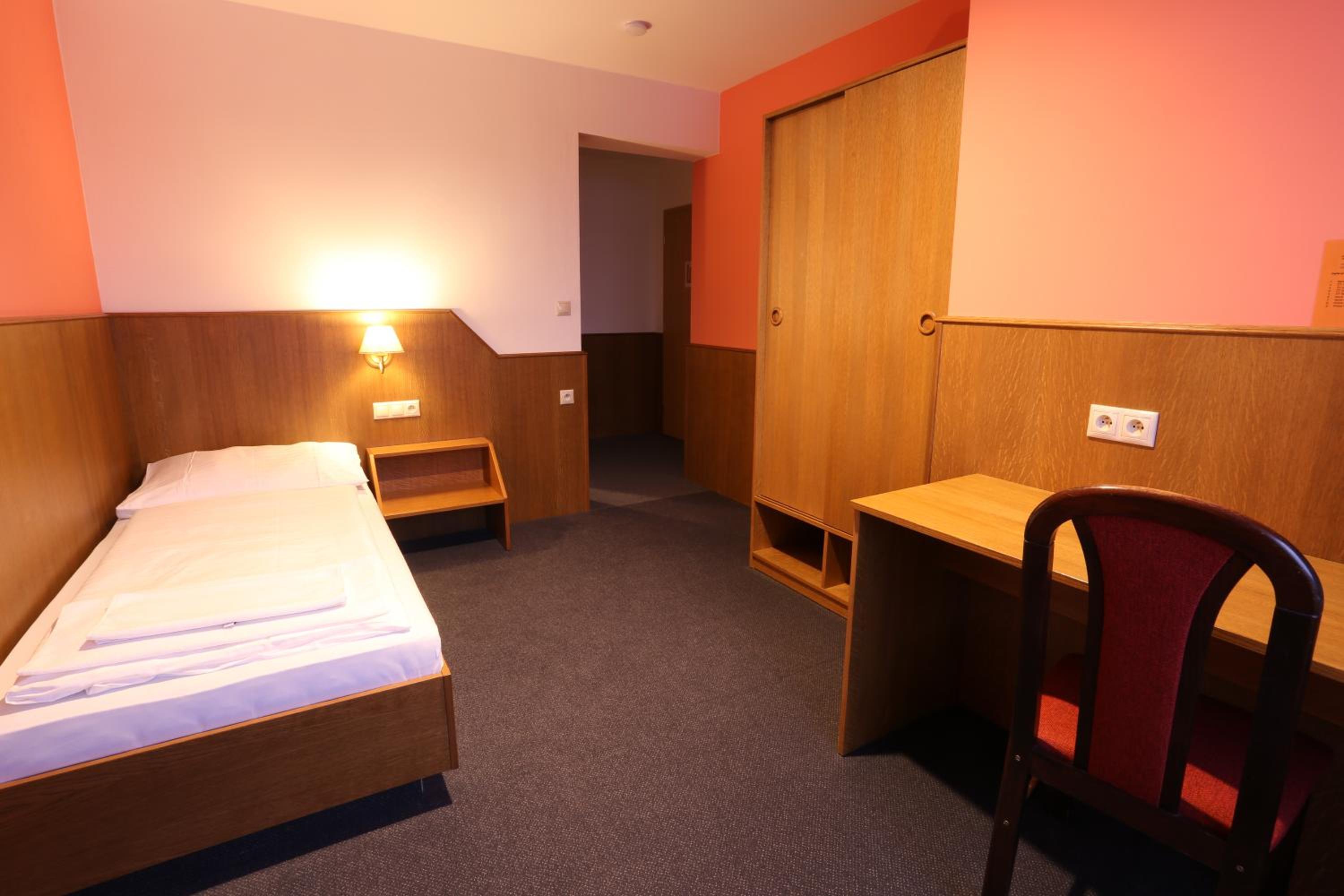 Single Room photo 1