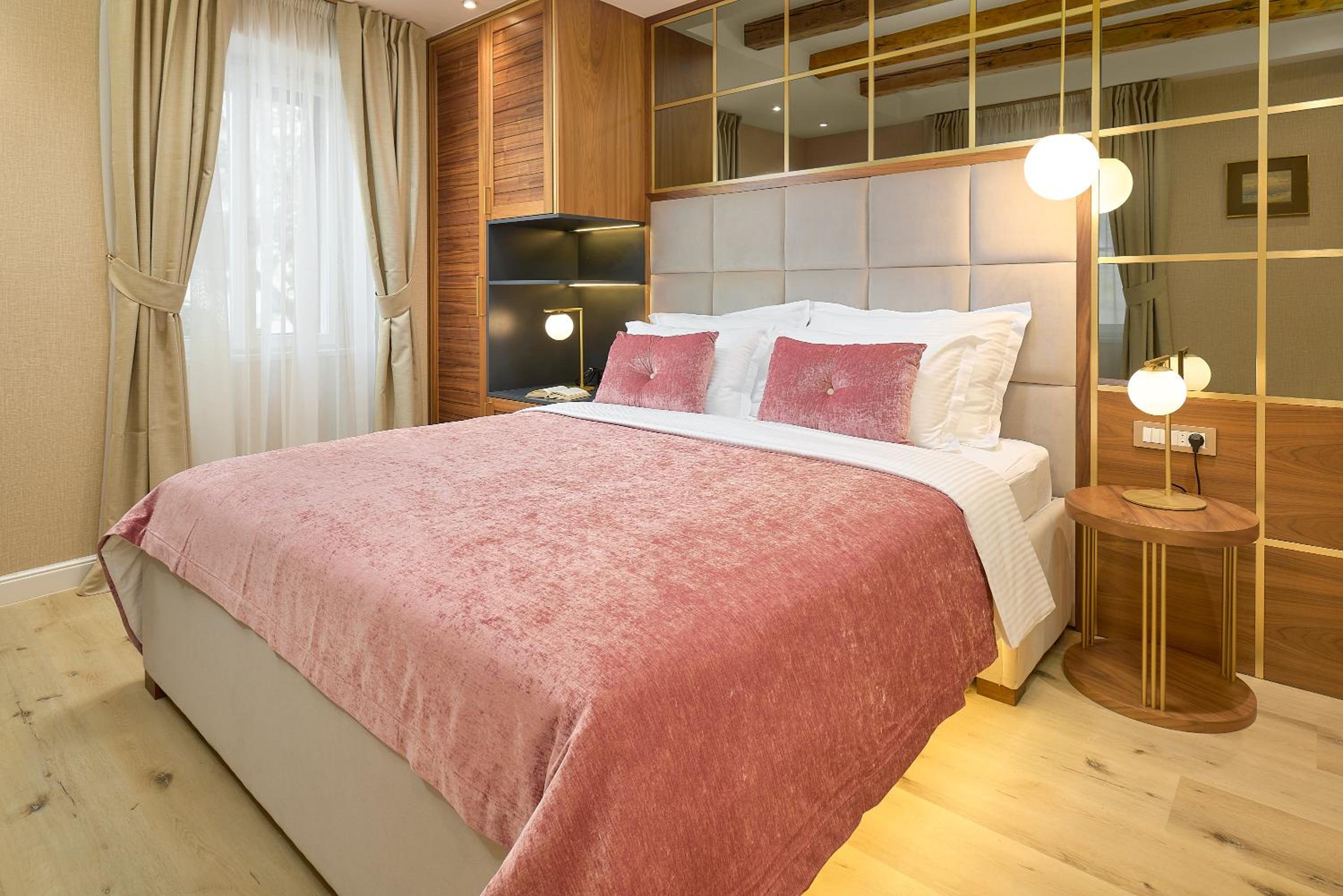 Superior King Room photo 1