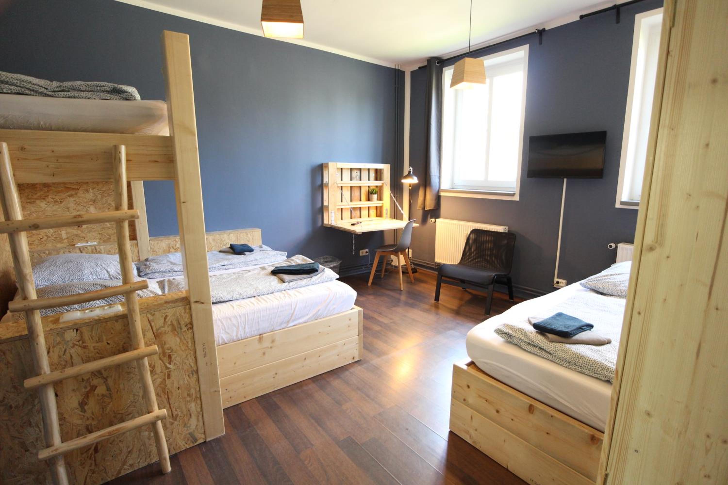 Quadruple Room with Private Bathroom photo 1