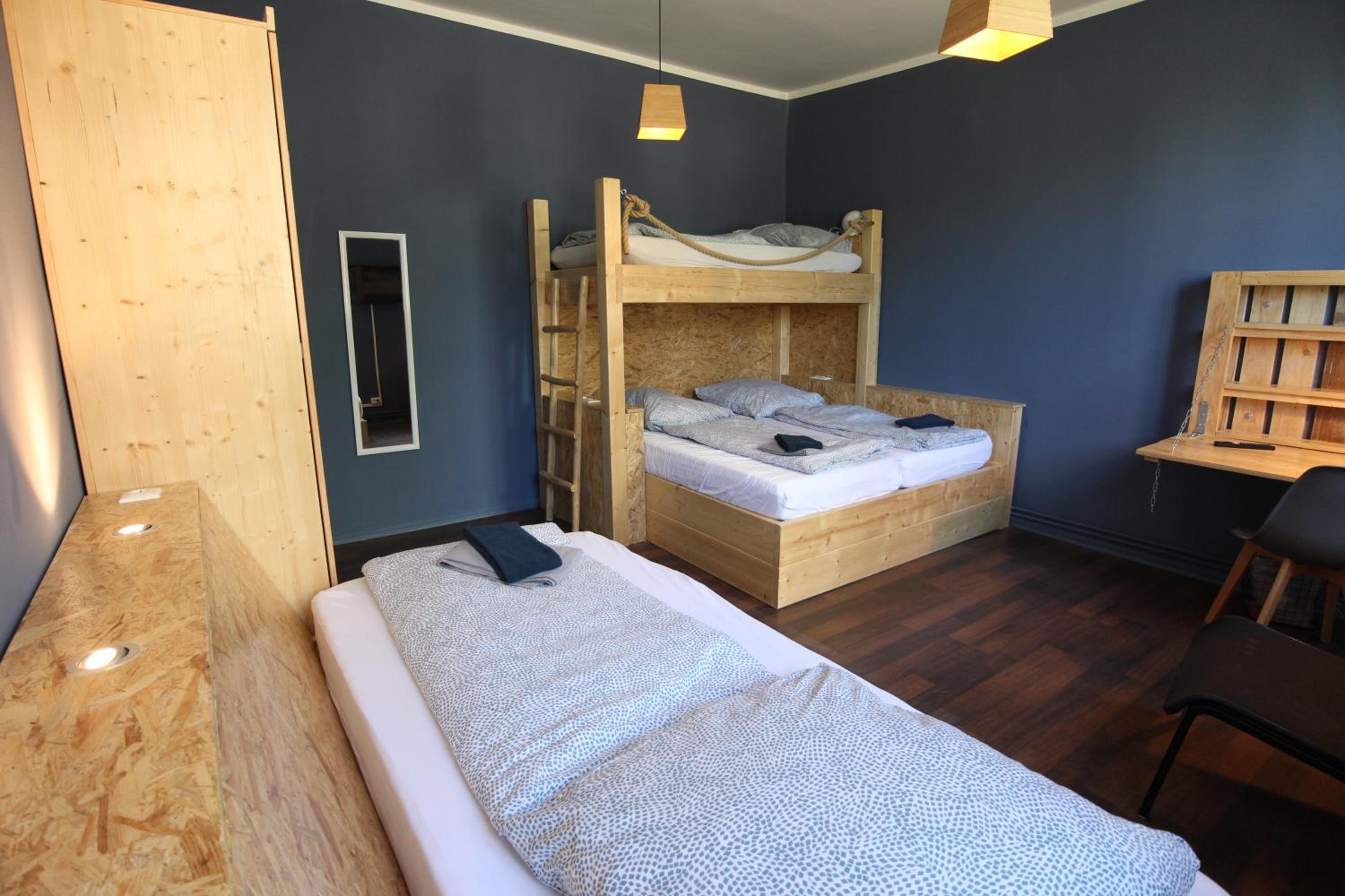 Quadruple Room with Private Bathroom photo 3