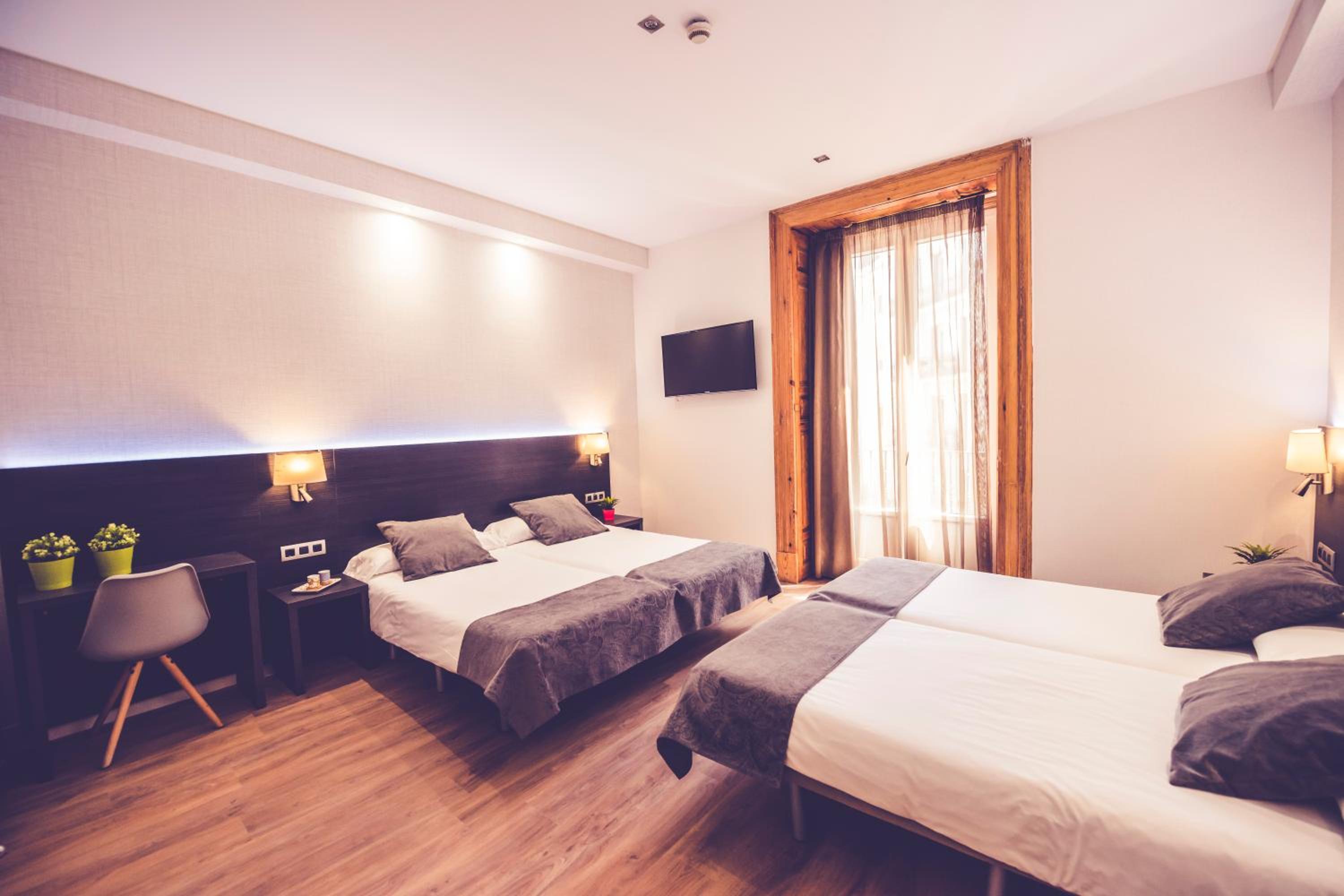 Quadruple Room - Photo 6