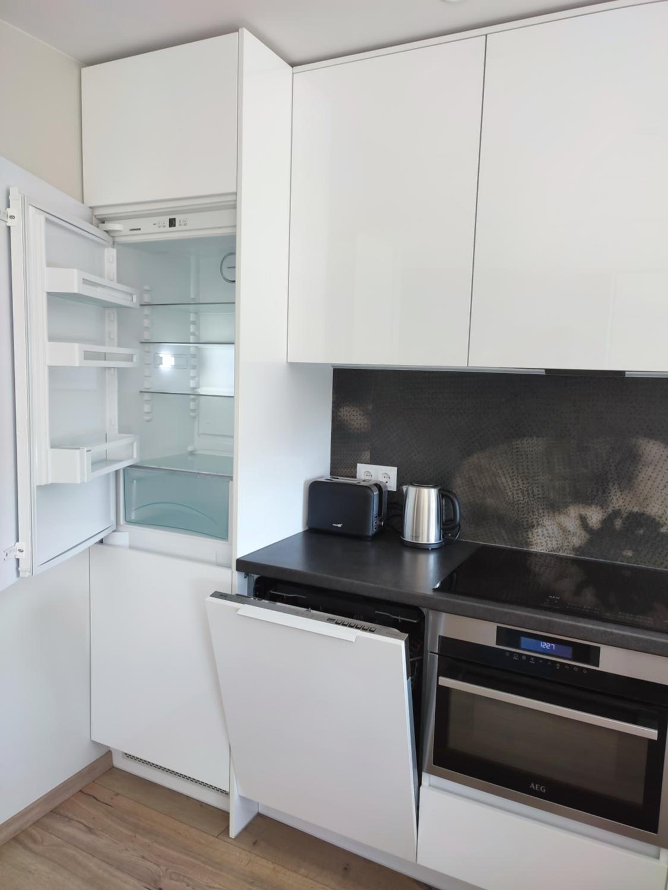 Studio Apartment - Photo 11