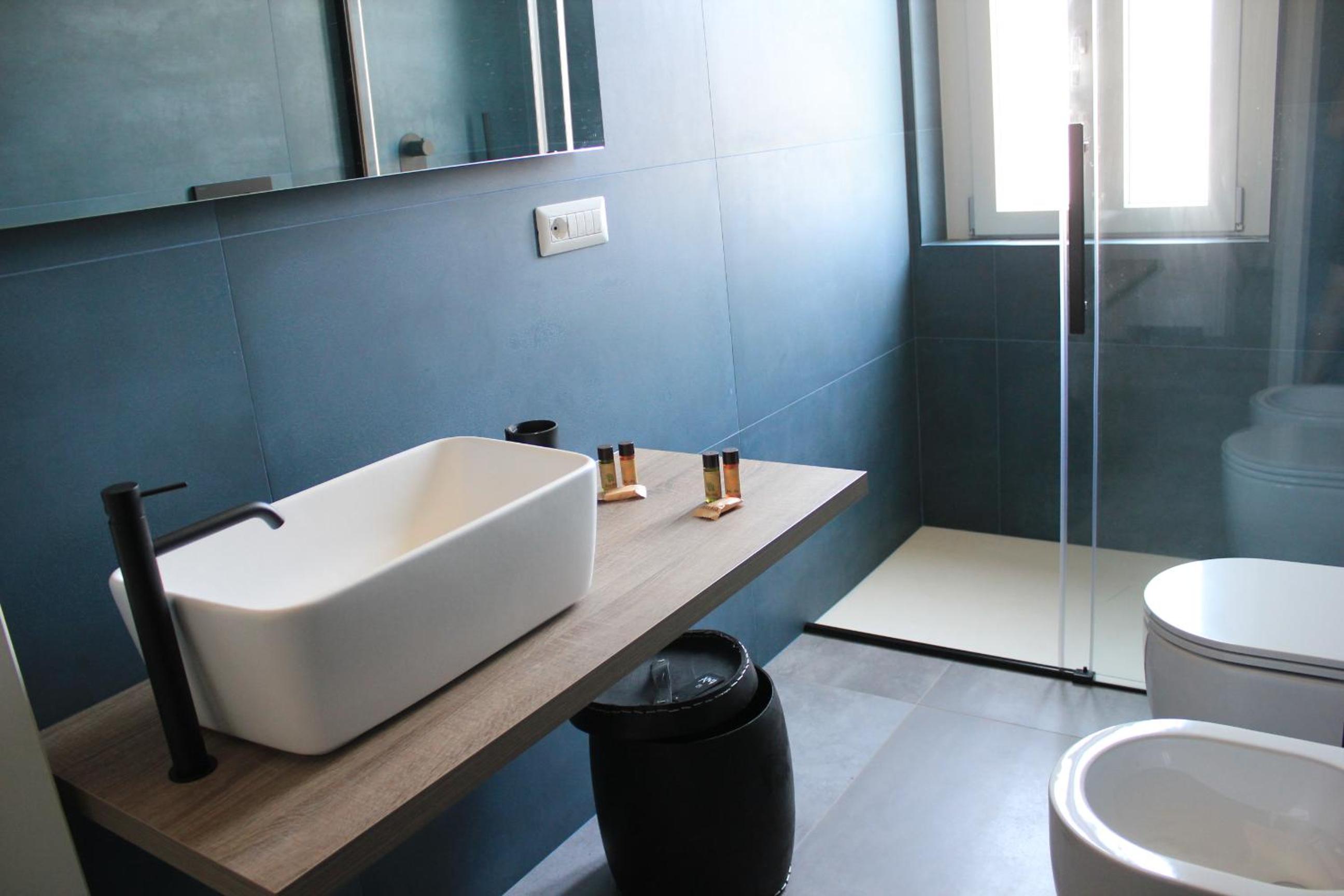 Double Room with Private Bathroom - Photo 8