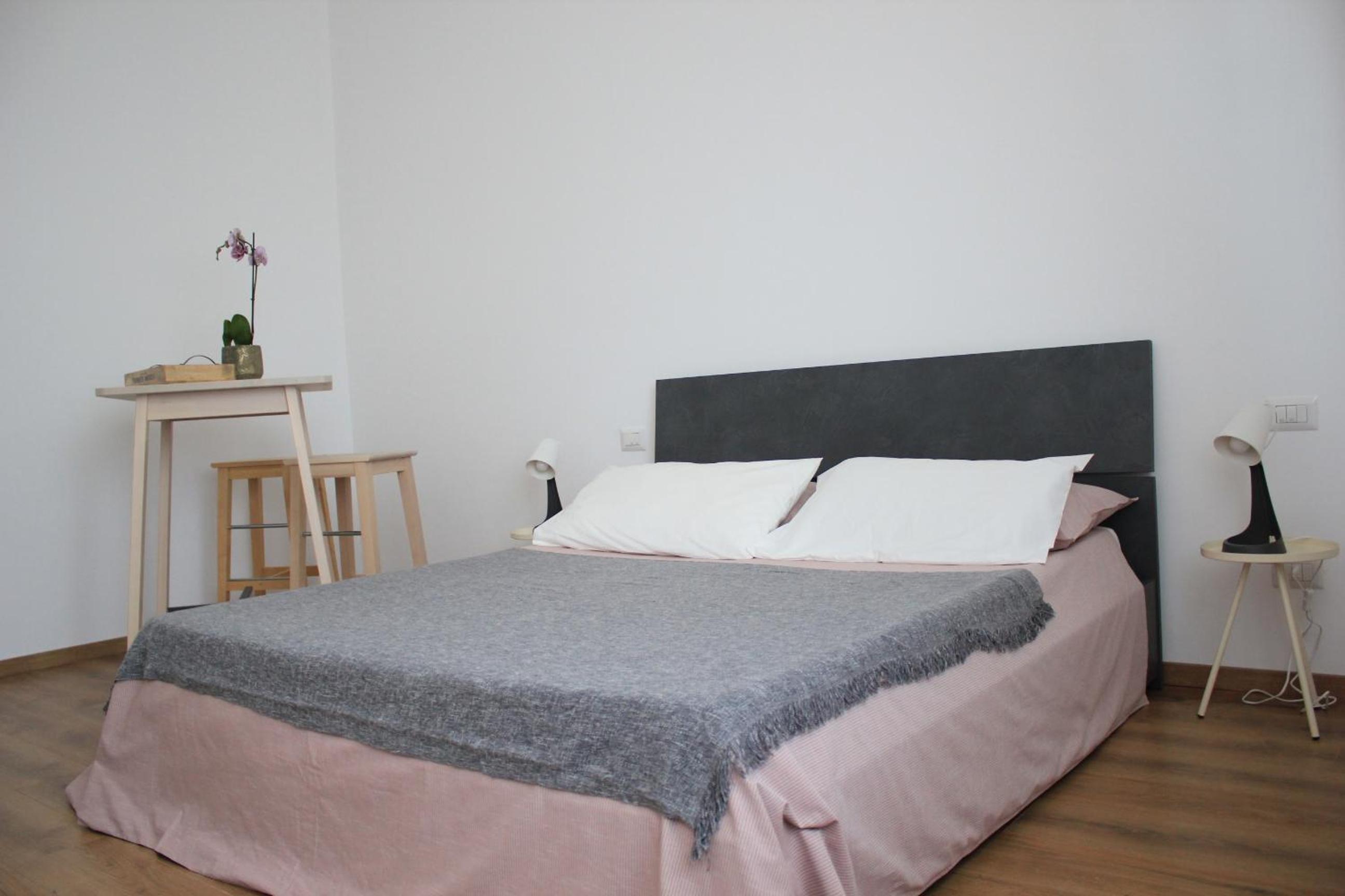 Double Room with Private Bathroom - Photo 4