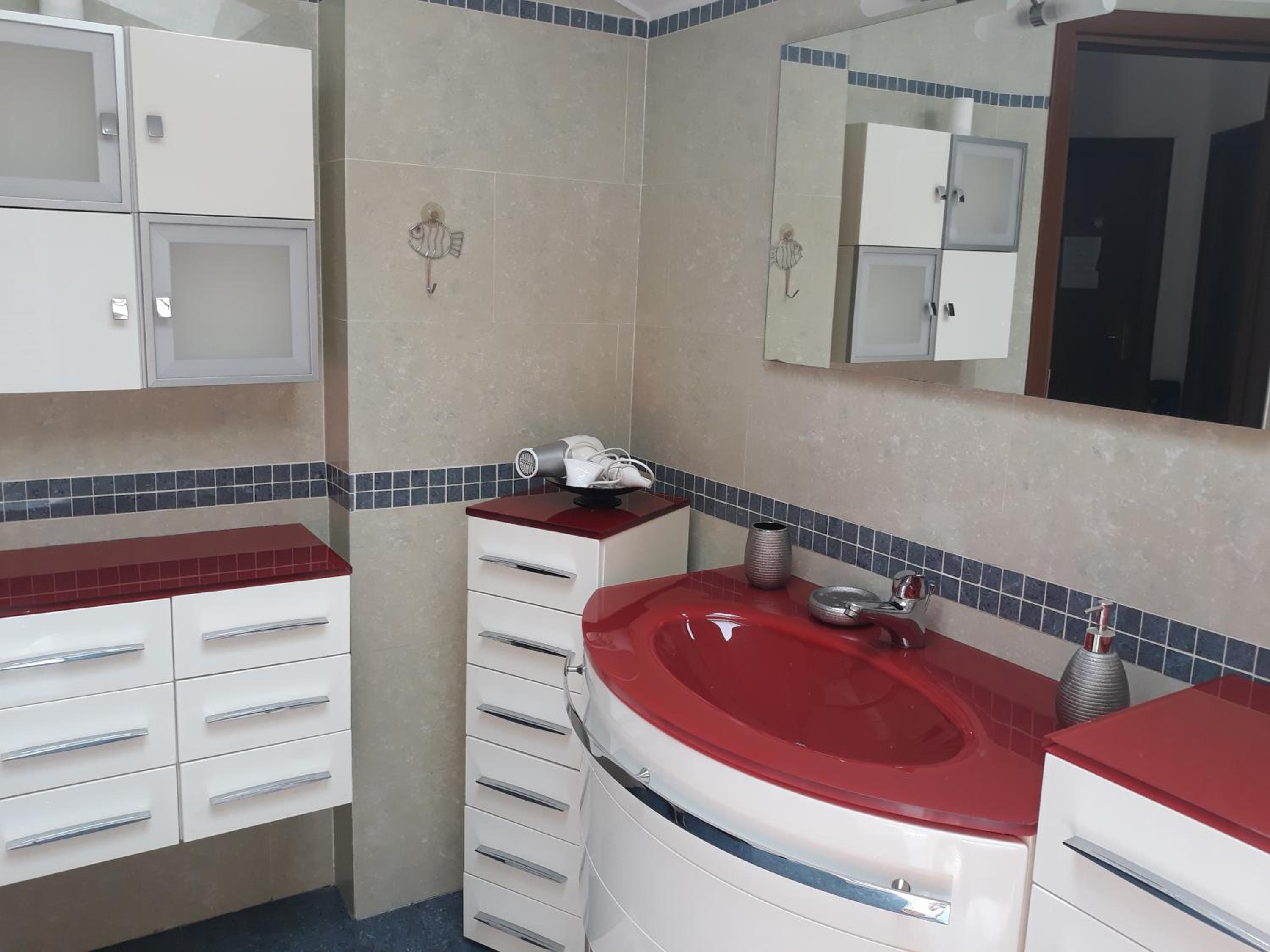 Deluxe Double Room with Private Bathroom and Sea View photo 2