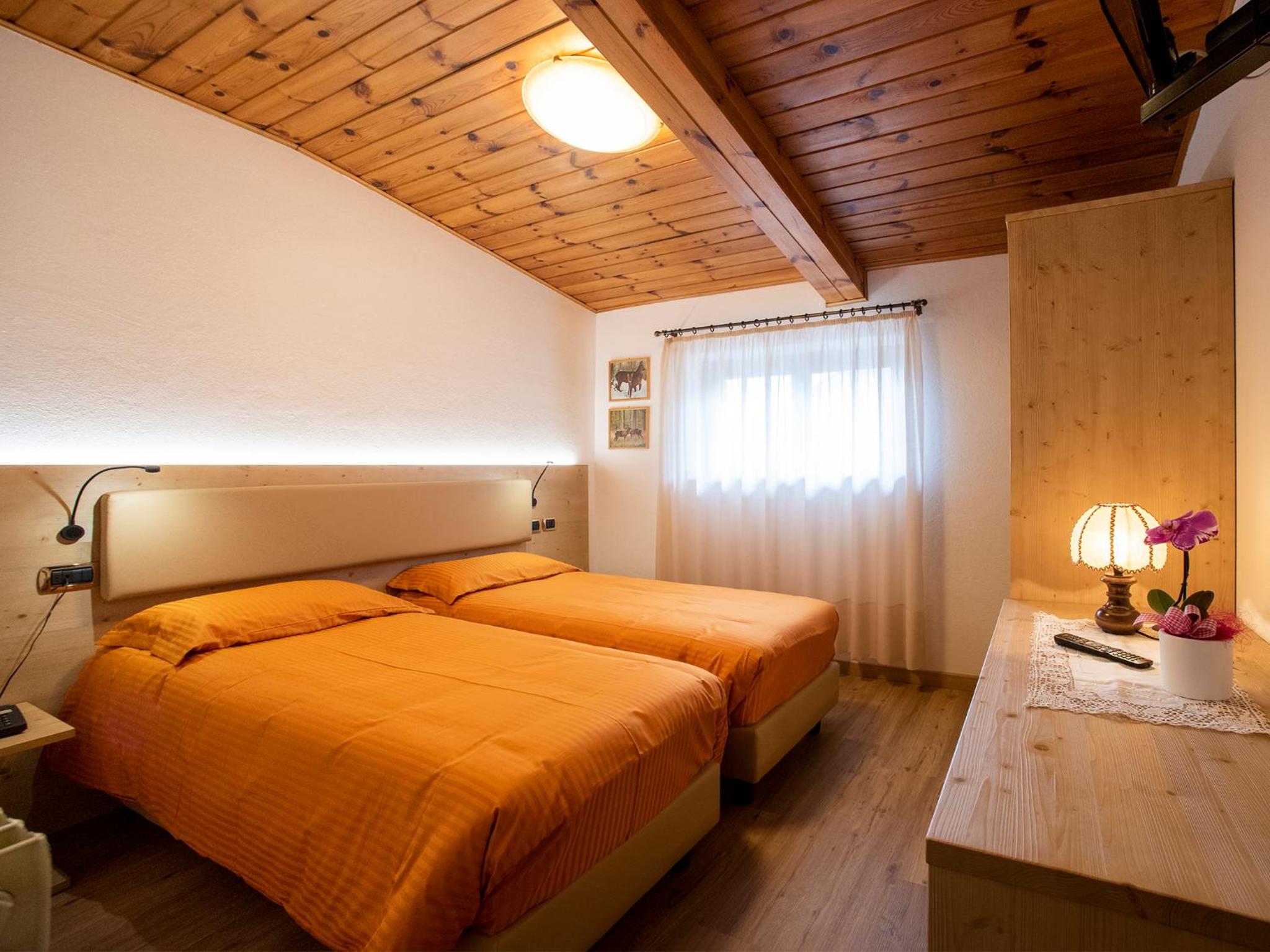 Economy Twin Room - Photo 1
