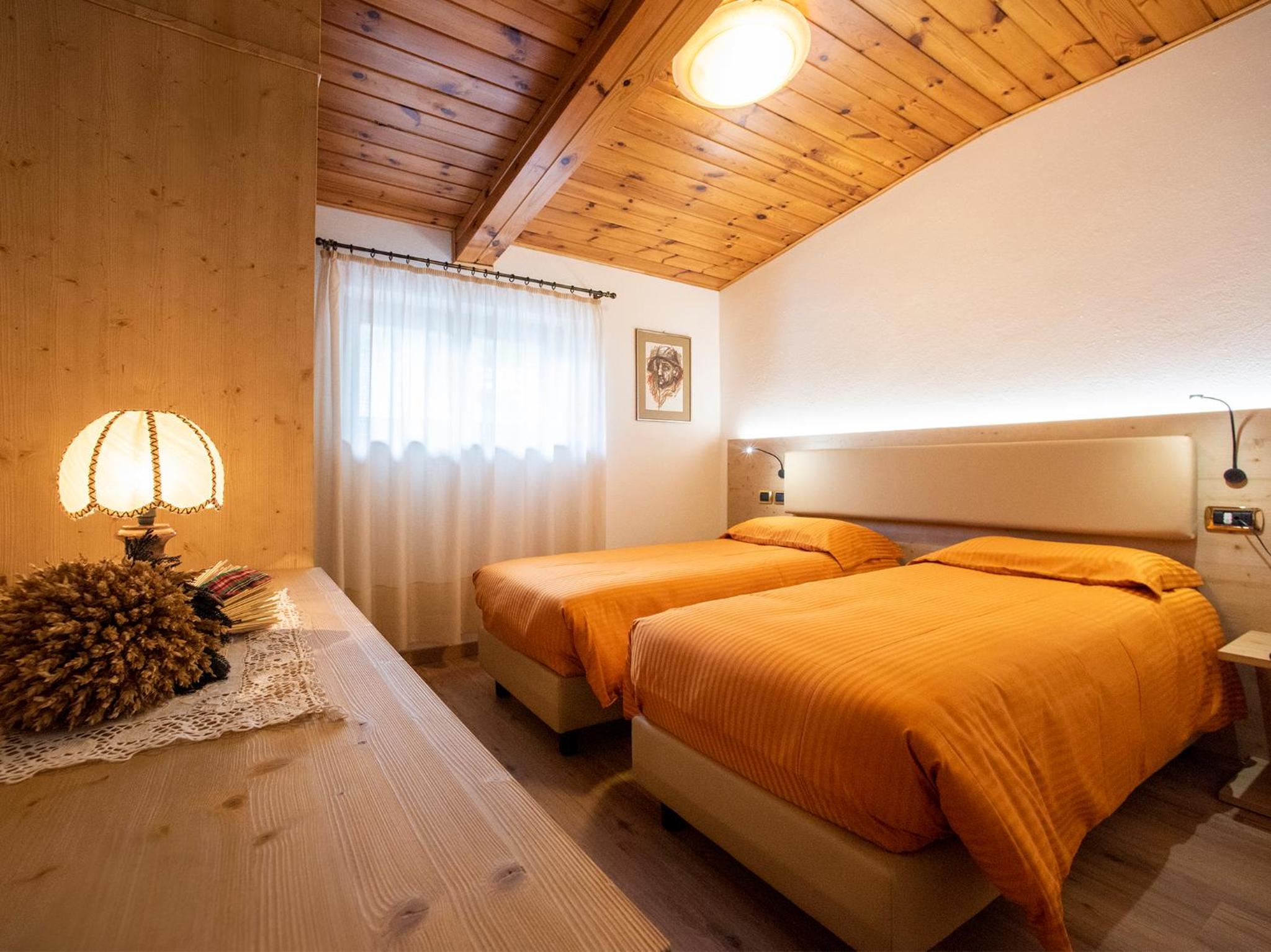 Economy Twin Room - Photo 2