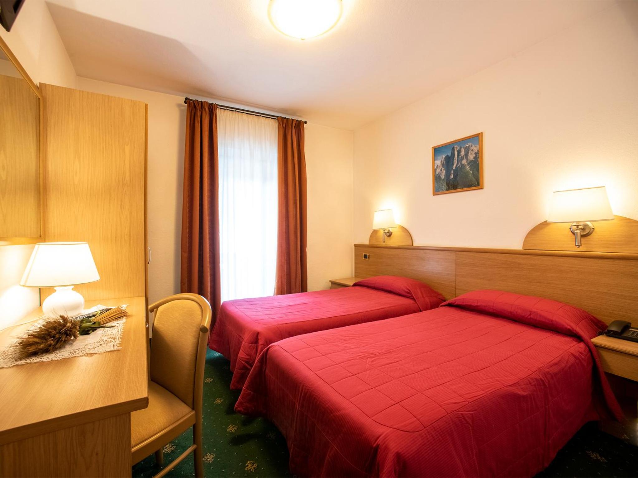 Twin Room with Balcony - Photo 3