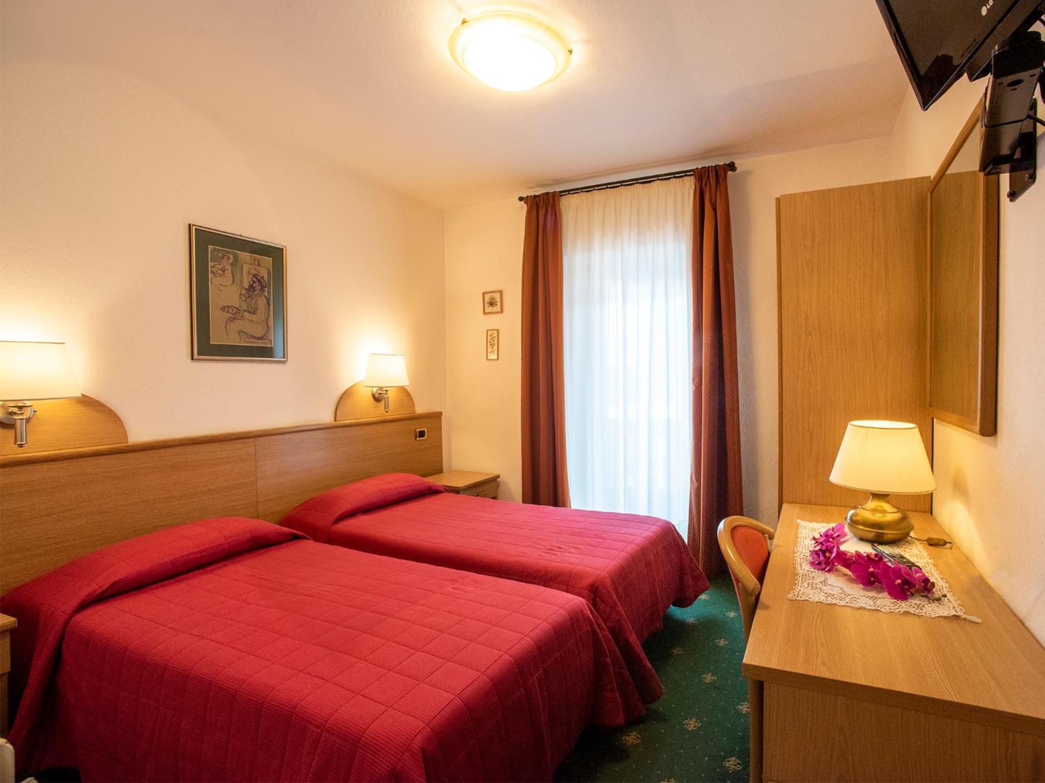 Twin Room with Balcony - Photo 1