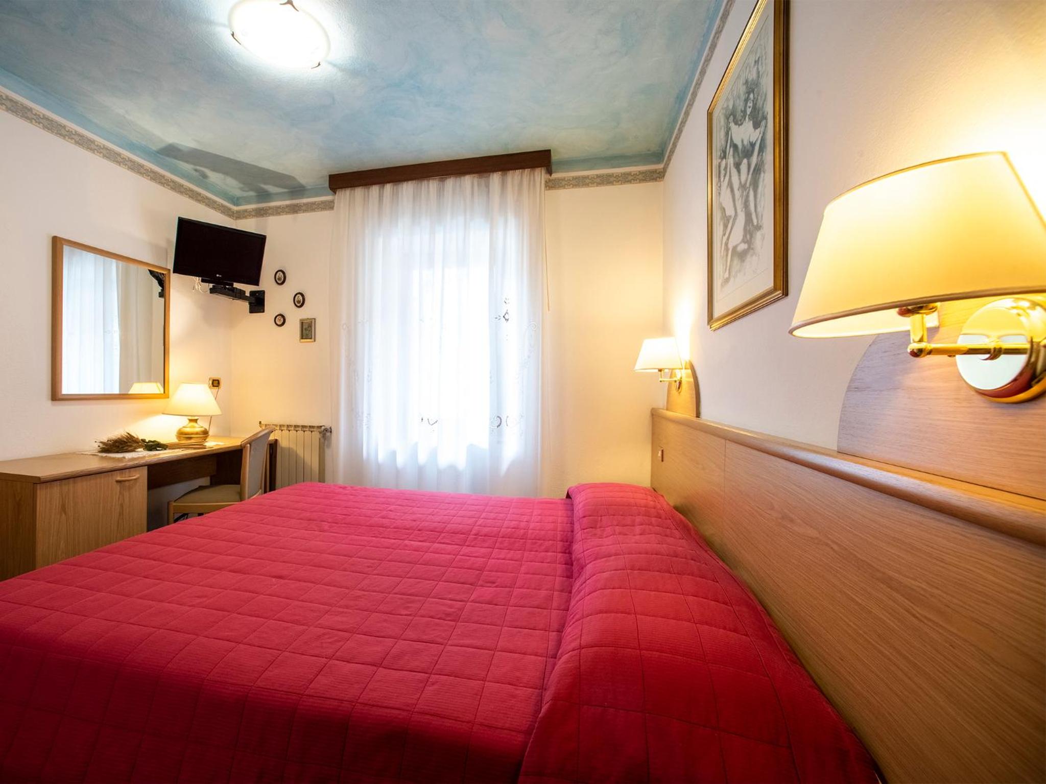 Standard Double Room photo 2