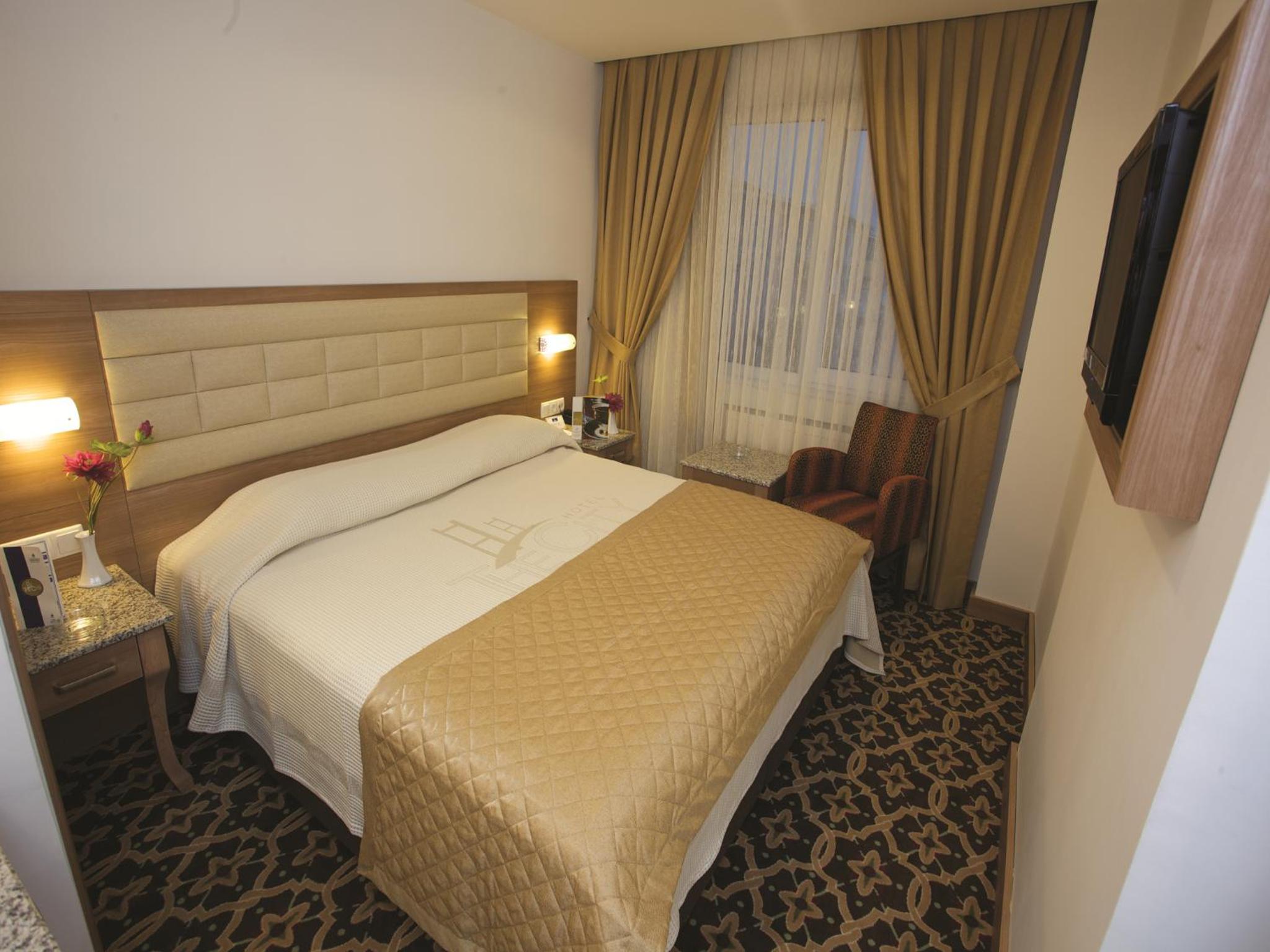 Standard Double or Twin Room photo 3