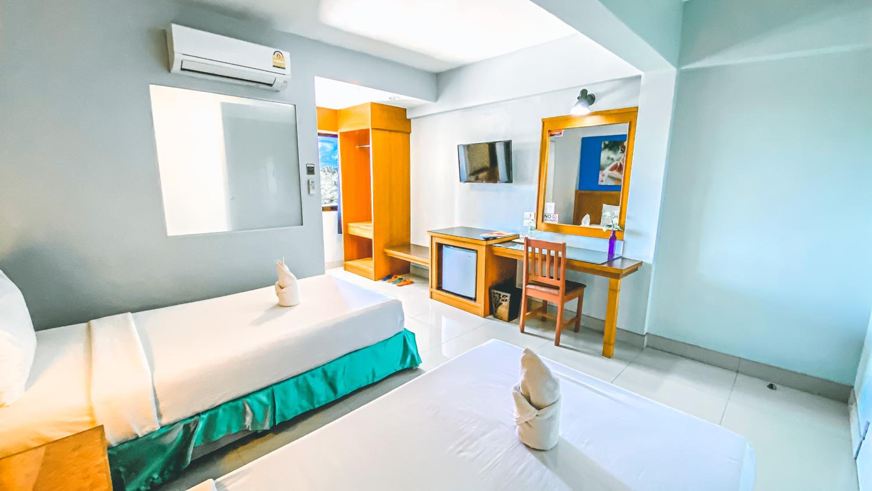 Economy Twin Room photo 1