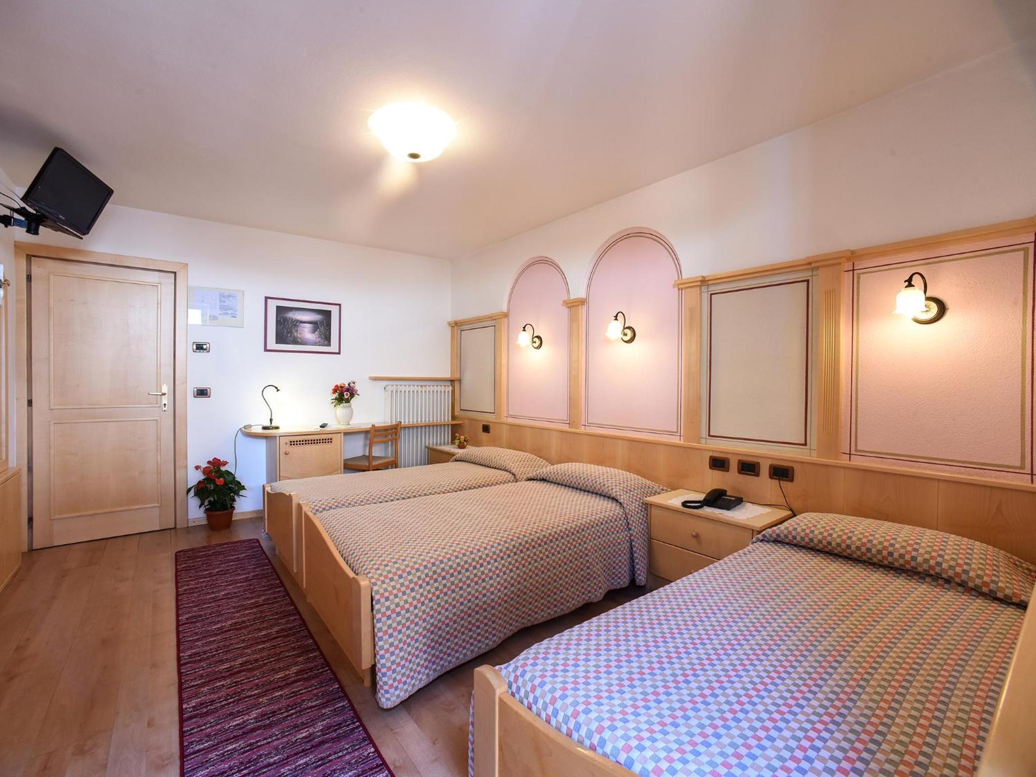 Standard Triple Room - Photo 4