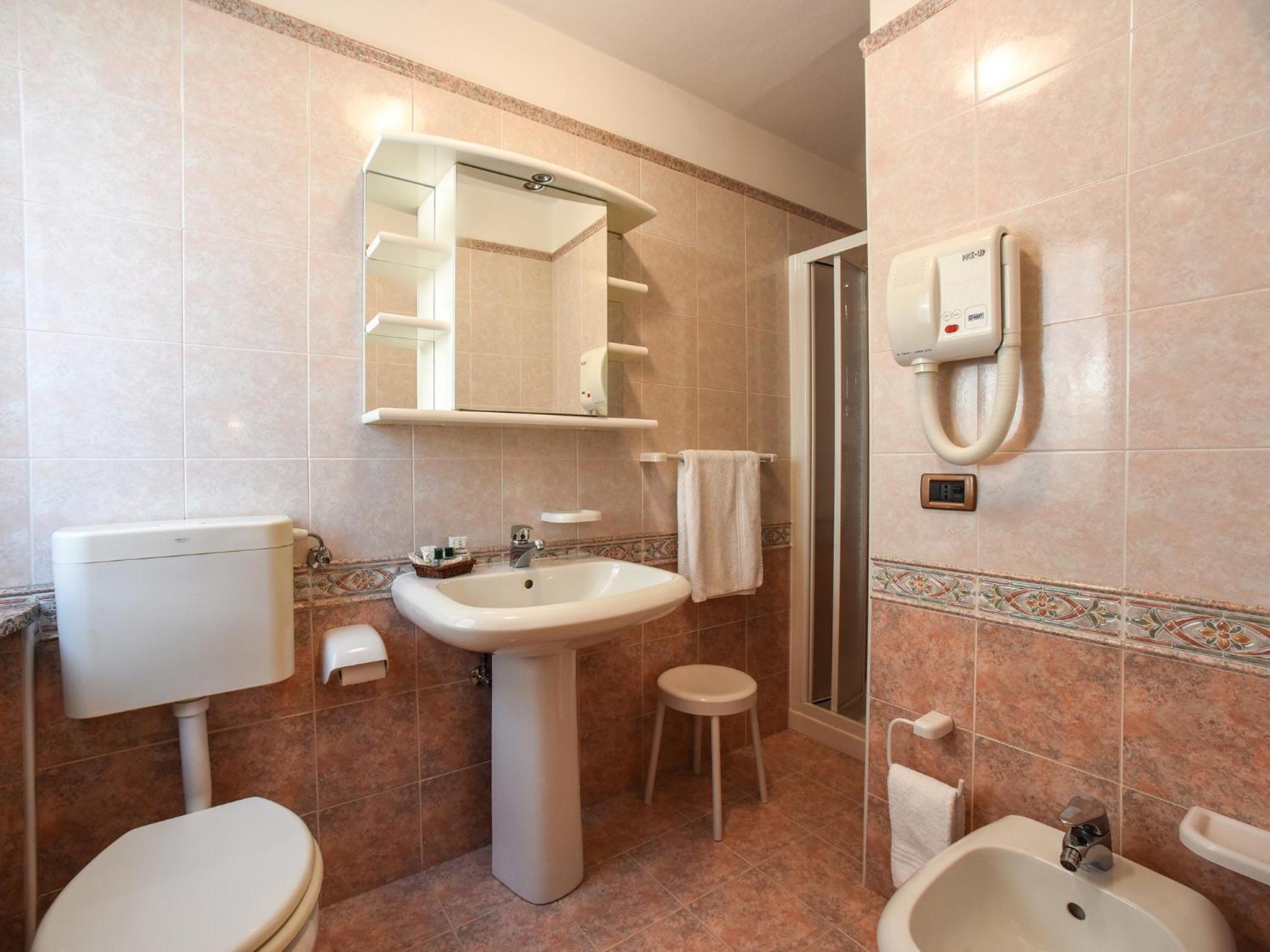 Standard Triple Room - Photo 2