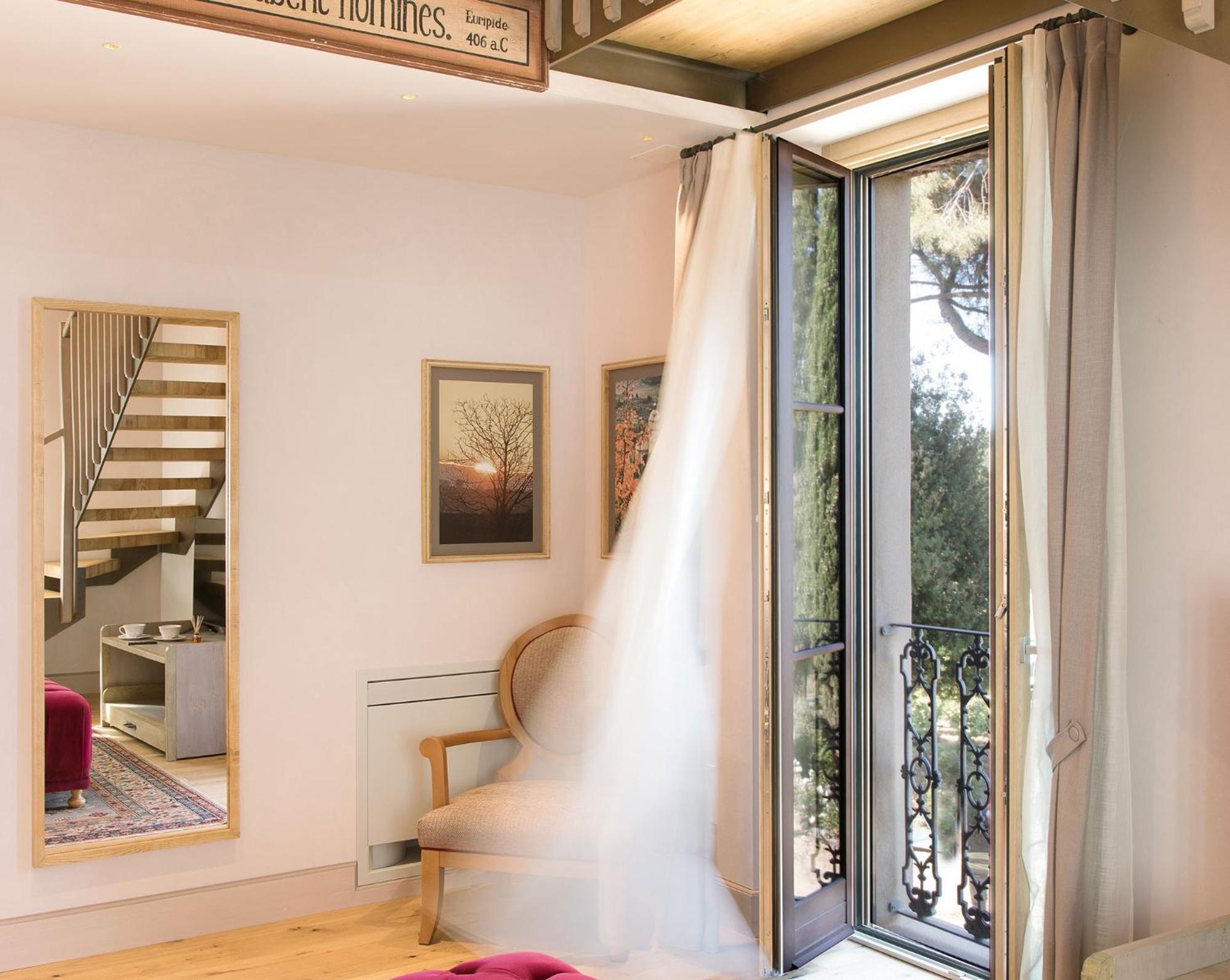 Deluxe Suite - Photo 6