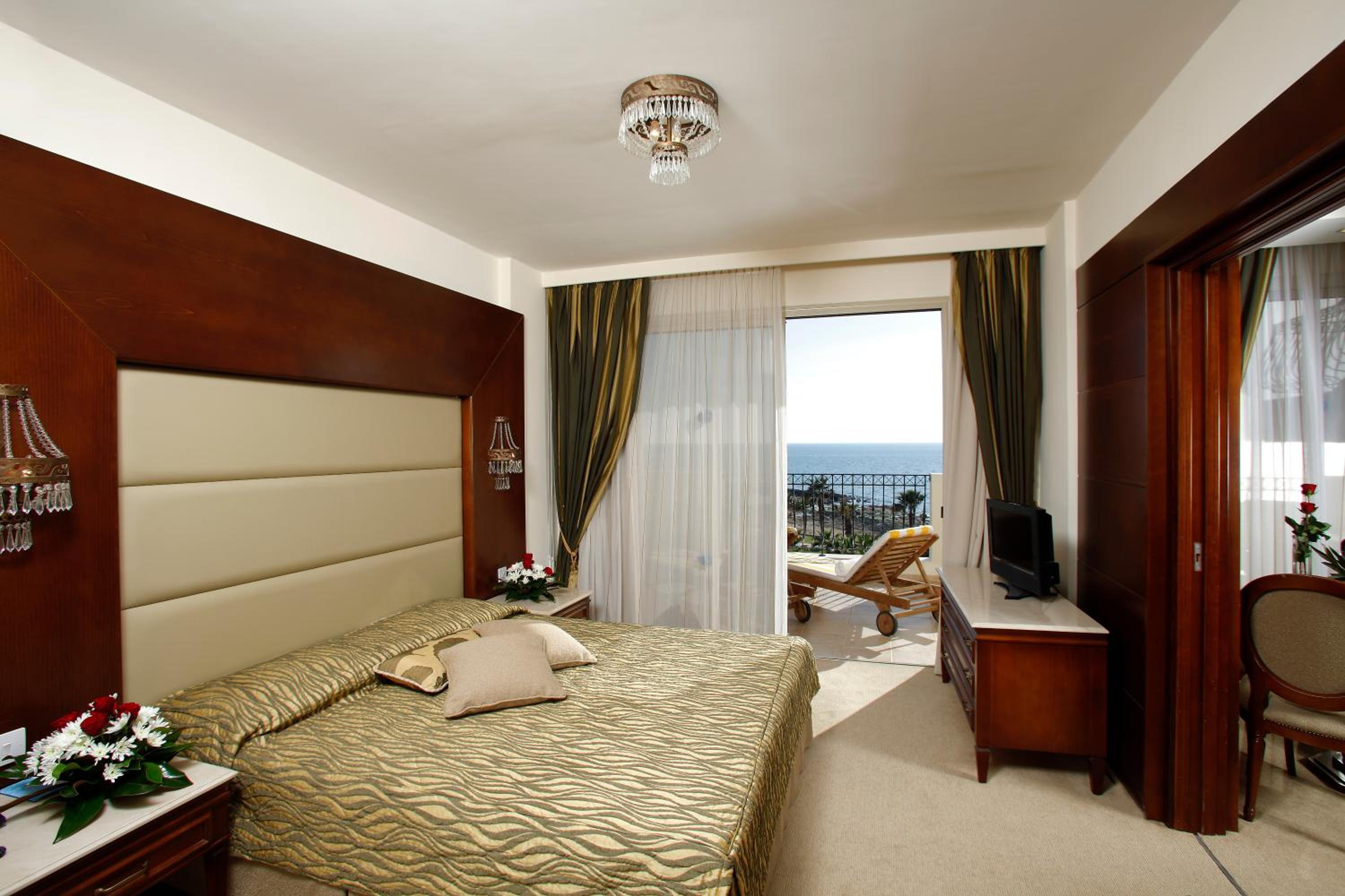 Executive Suite with Sea View - Photo 1