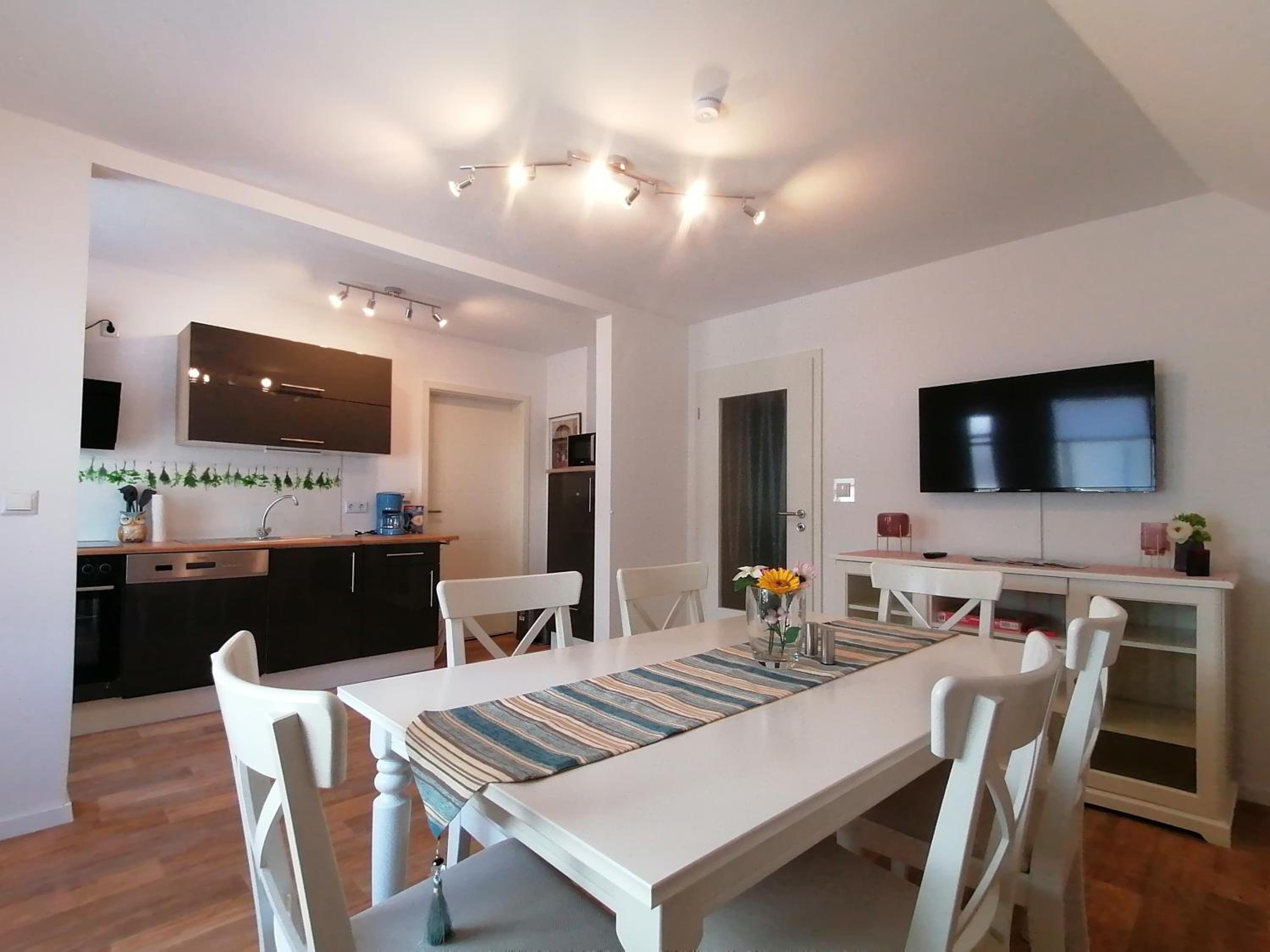 Three-Bedroom Apartment photo 2