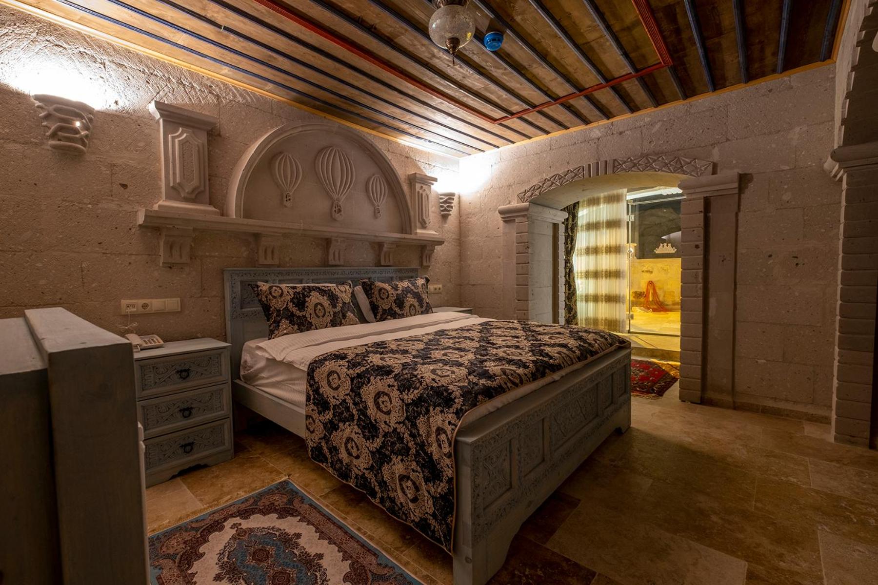 Double Room with Private Bathroom - Photo 7