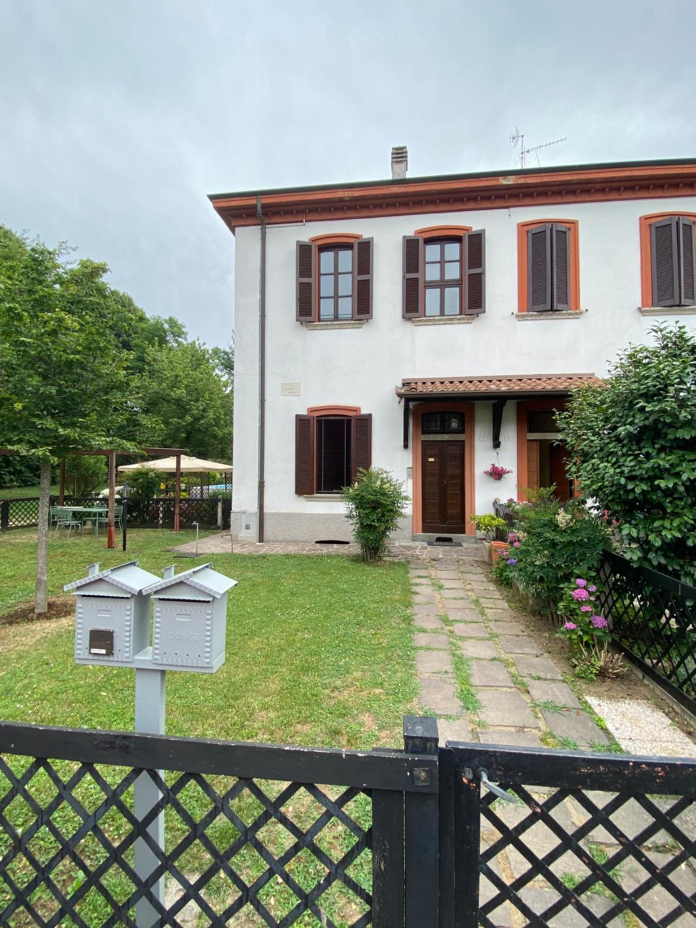Two-Bedroom House photo 2