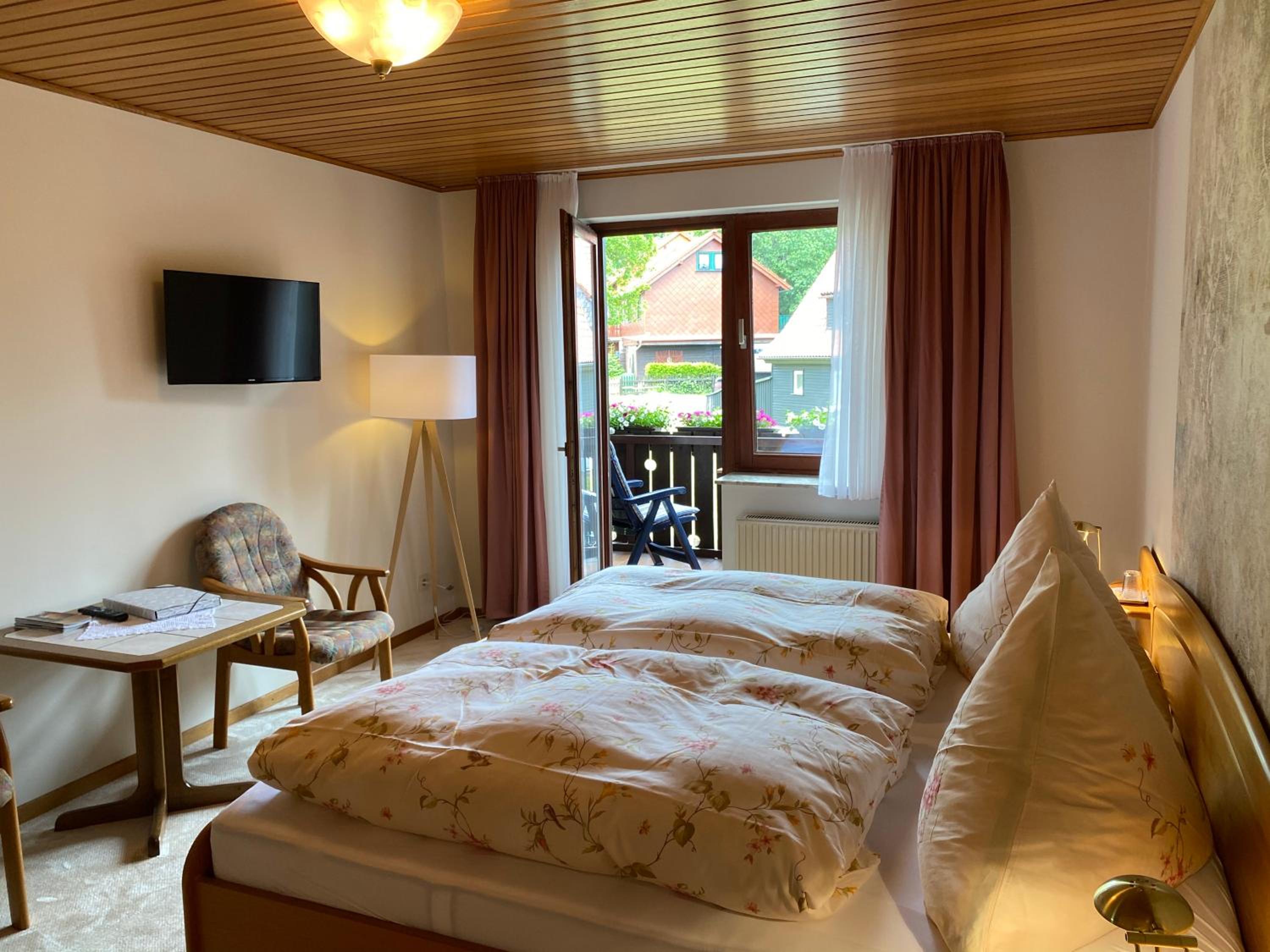 Double Room with Balcony photo 3