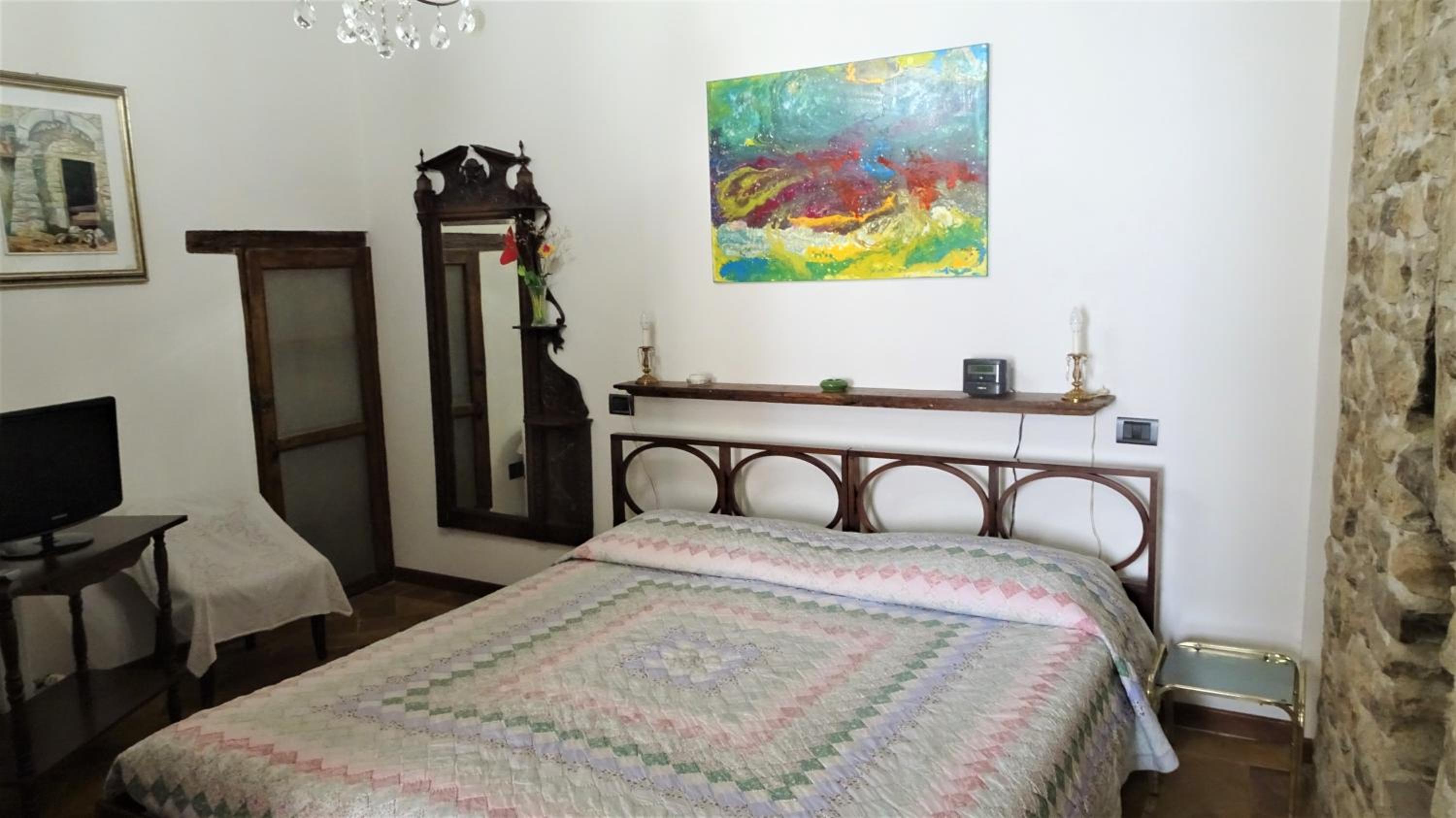 One-Bedroom Apartment - Photo 6