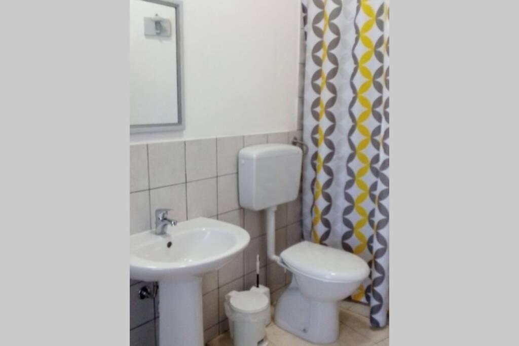 One-Bedroom Apartment - Photo 11
