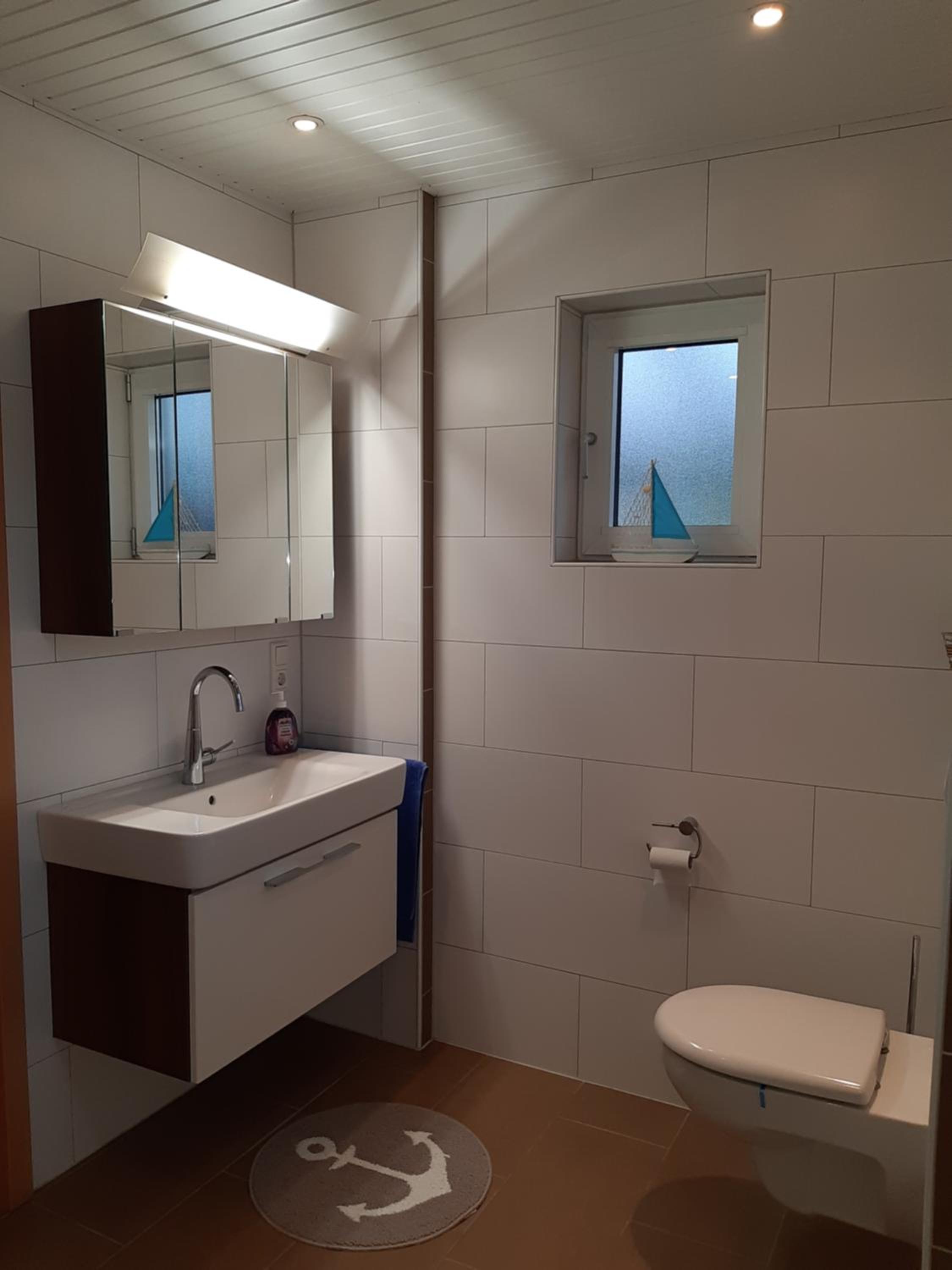 One-Bedroom Apartment - Photo 2