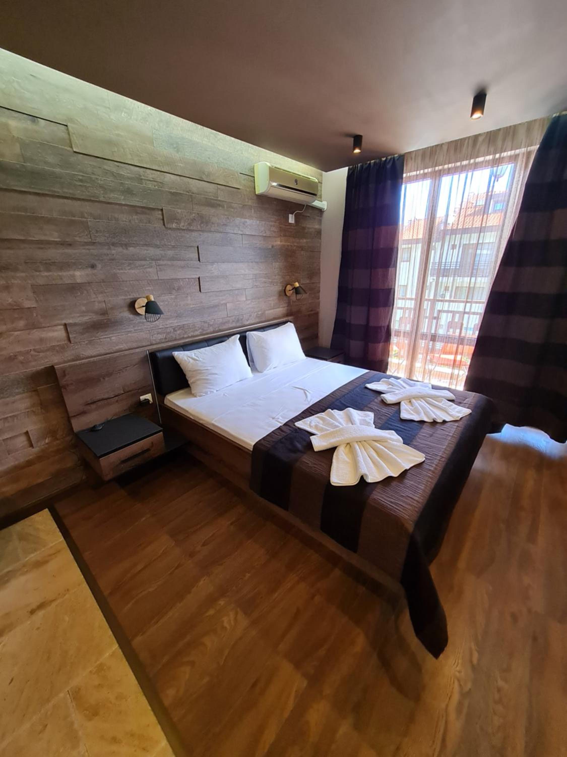 One-Bedroom Apartment - Photo 1