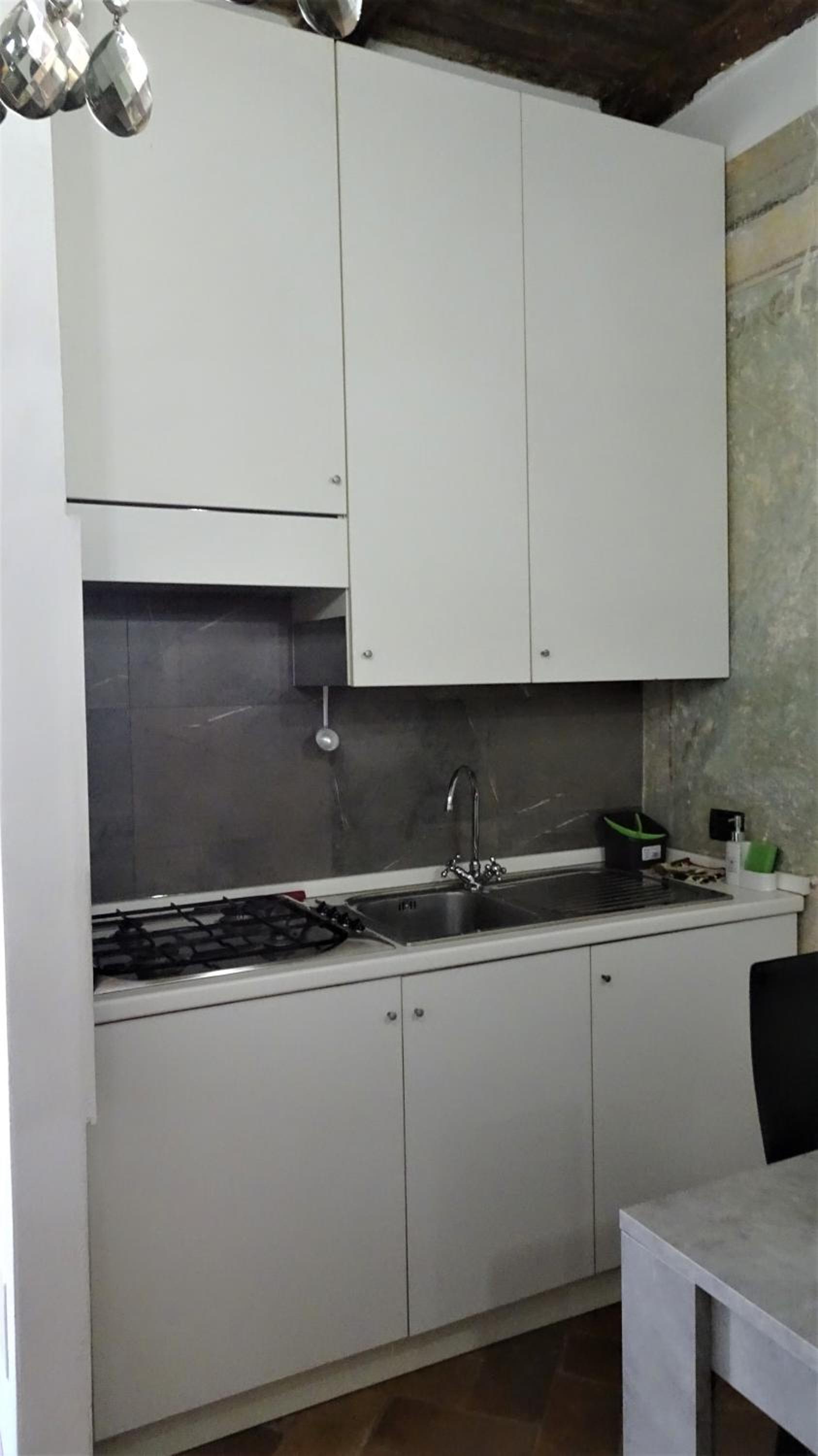 One-Bedroom Apartment - Photo 2