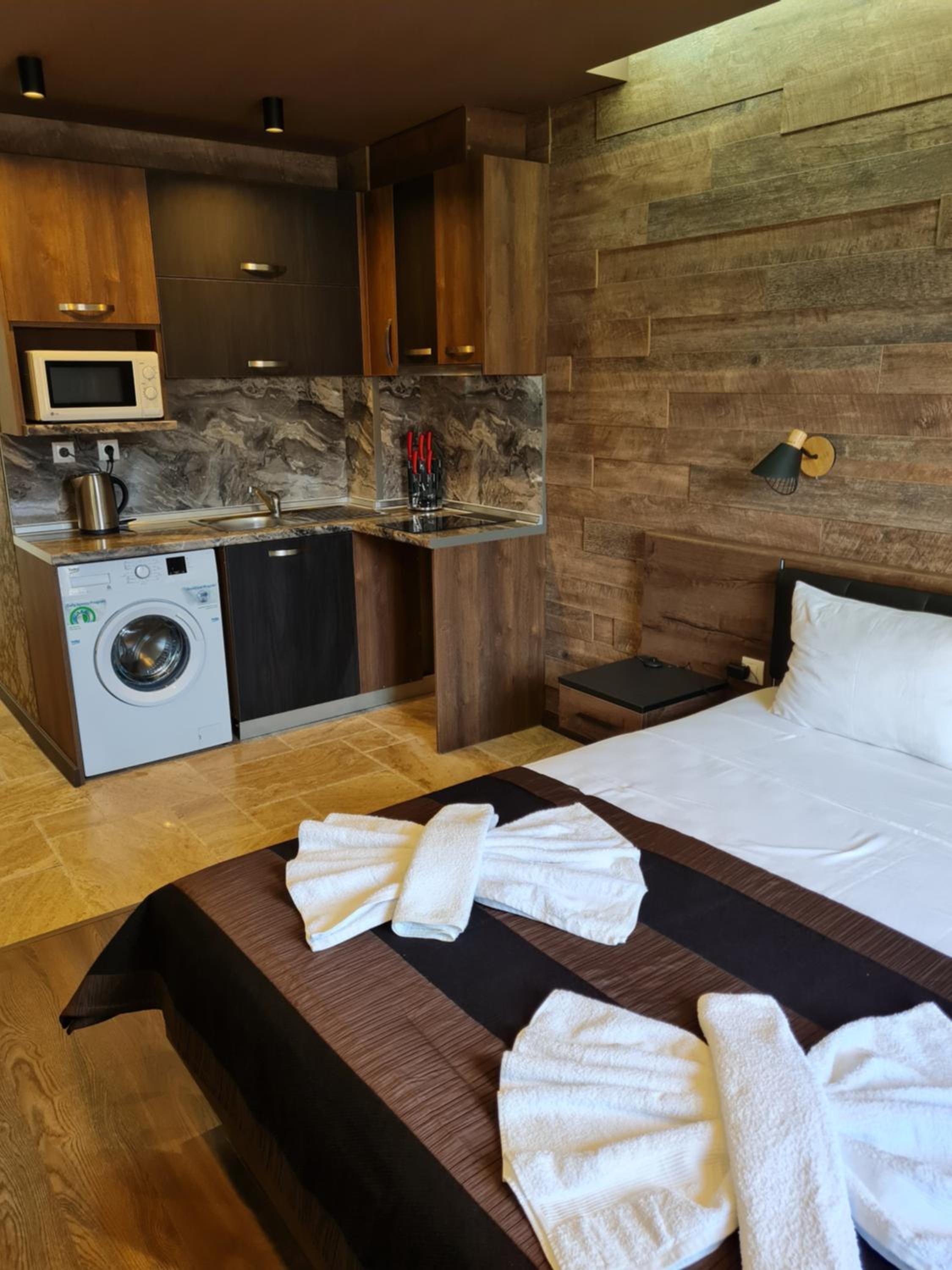 One-Bedroom Apartment - Photo 26