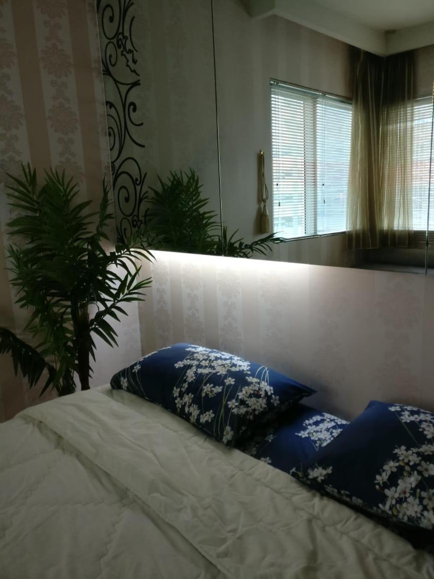 Apartment With Balcony photo 1