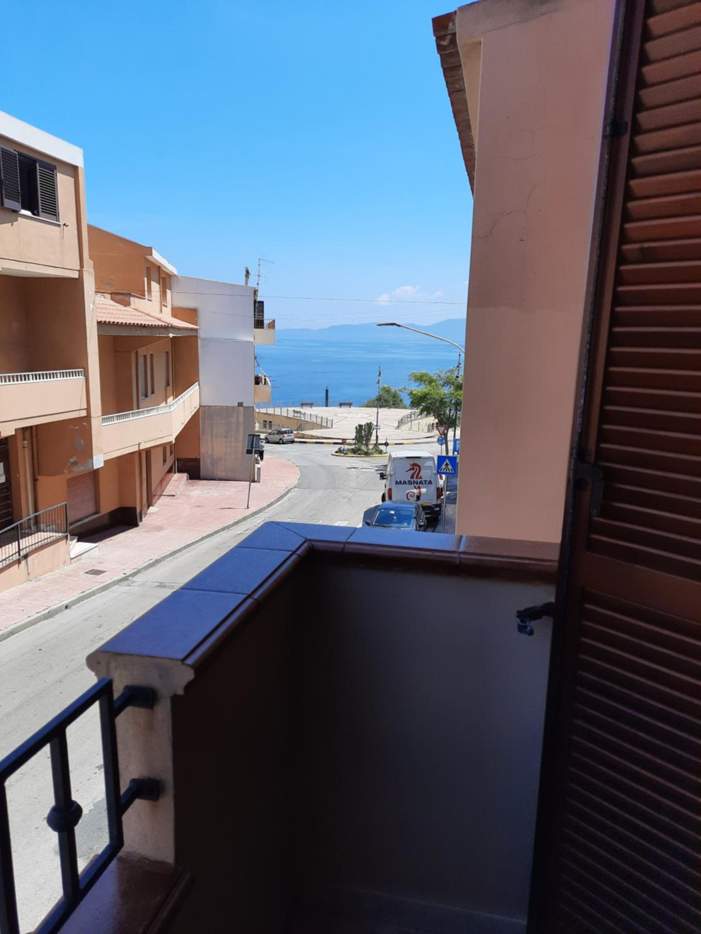 Double Room with Balcony and Sea View - Photo 8