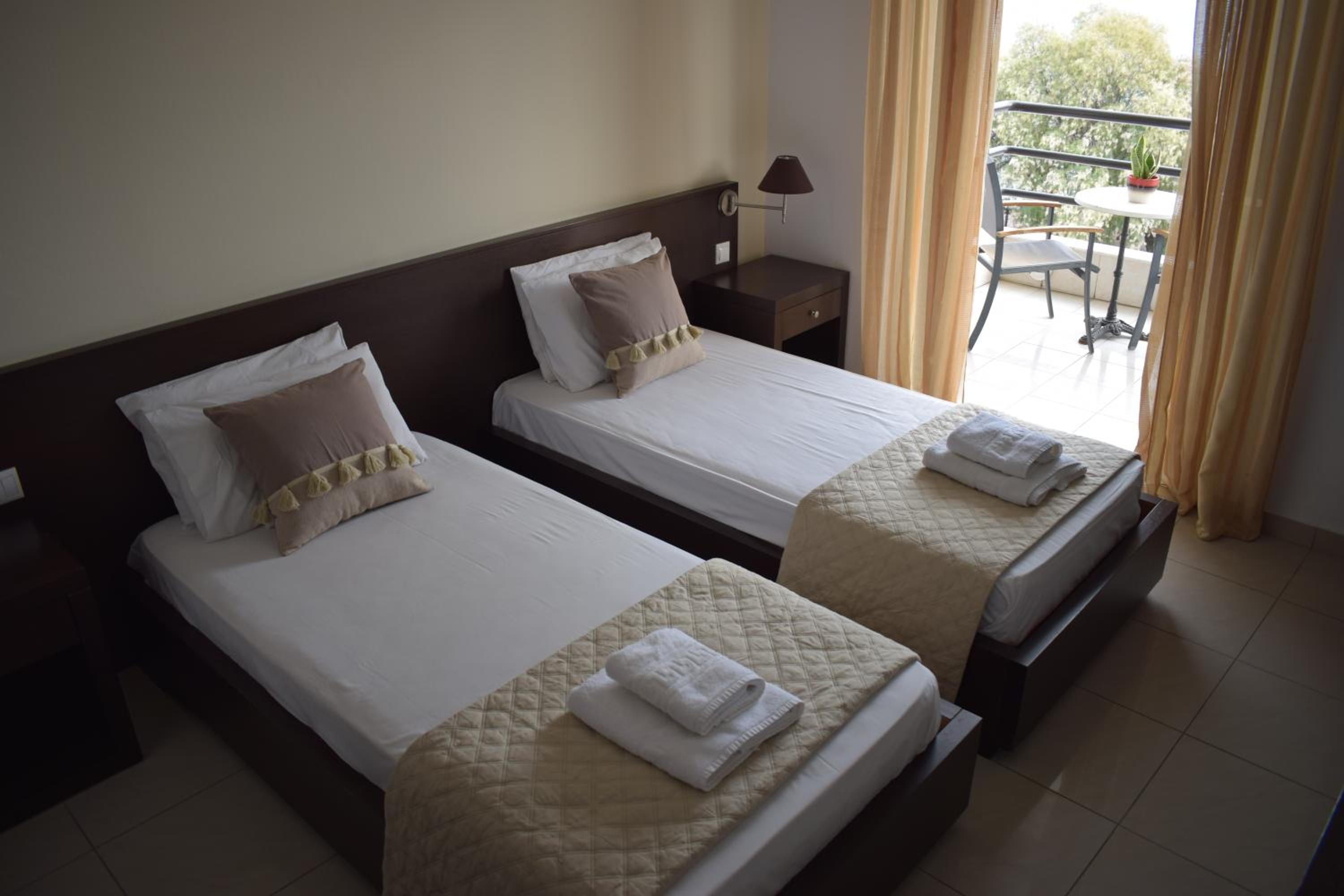 Double or Twin Room - Photo 12