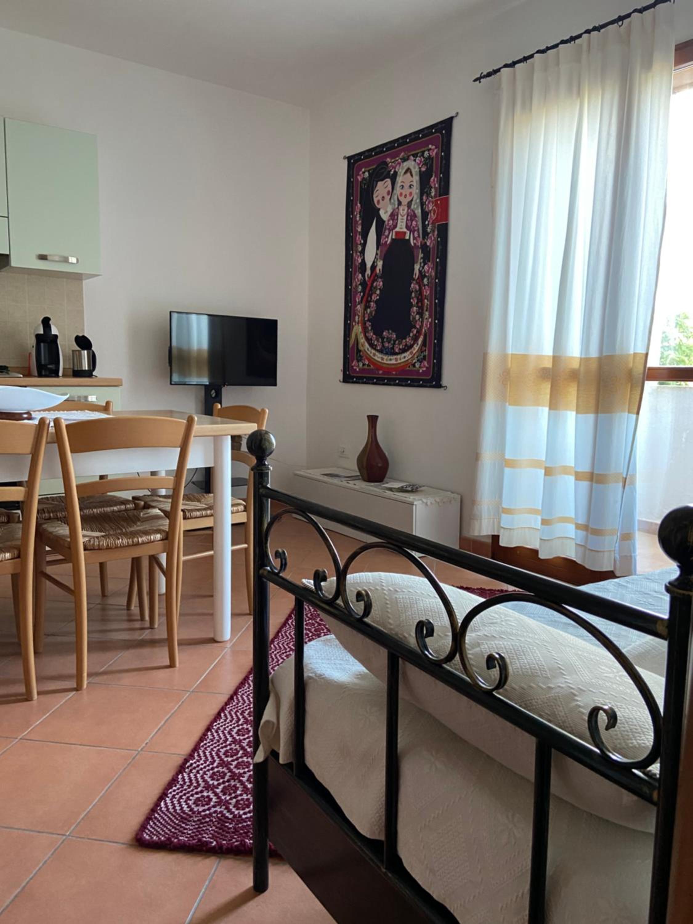 Deluxe Room (2 Adults + 1 Child) - Photo 1