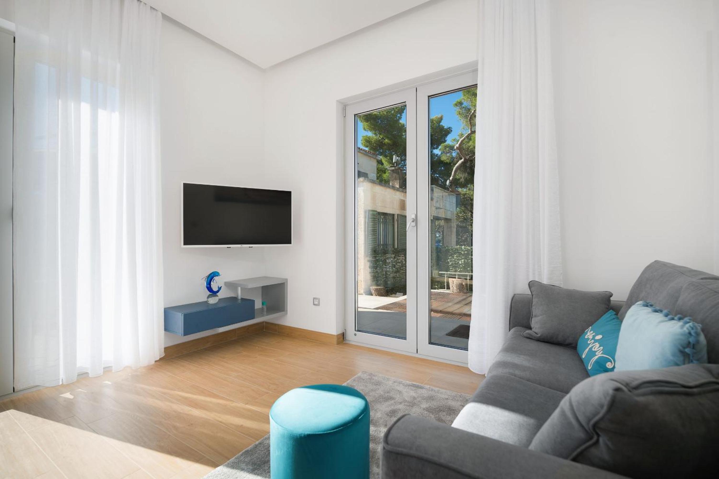One-Bedroom House photo 1