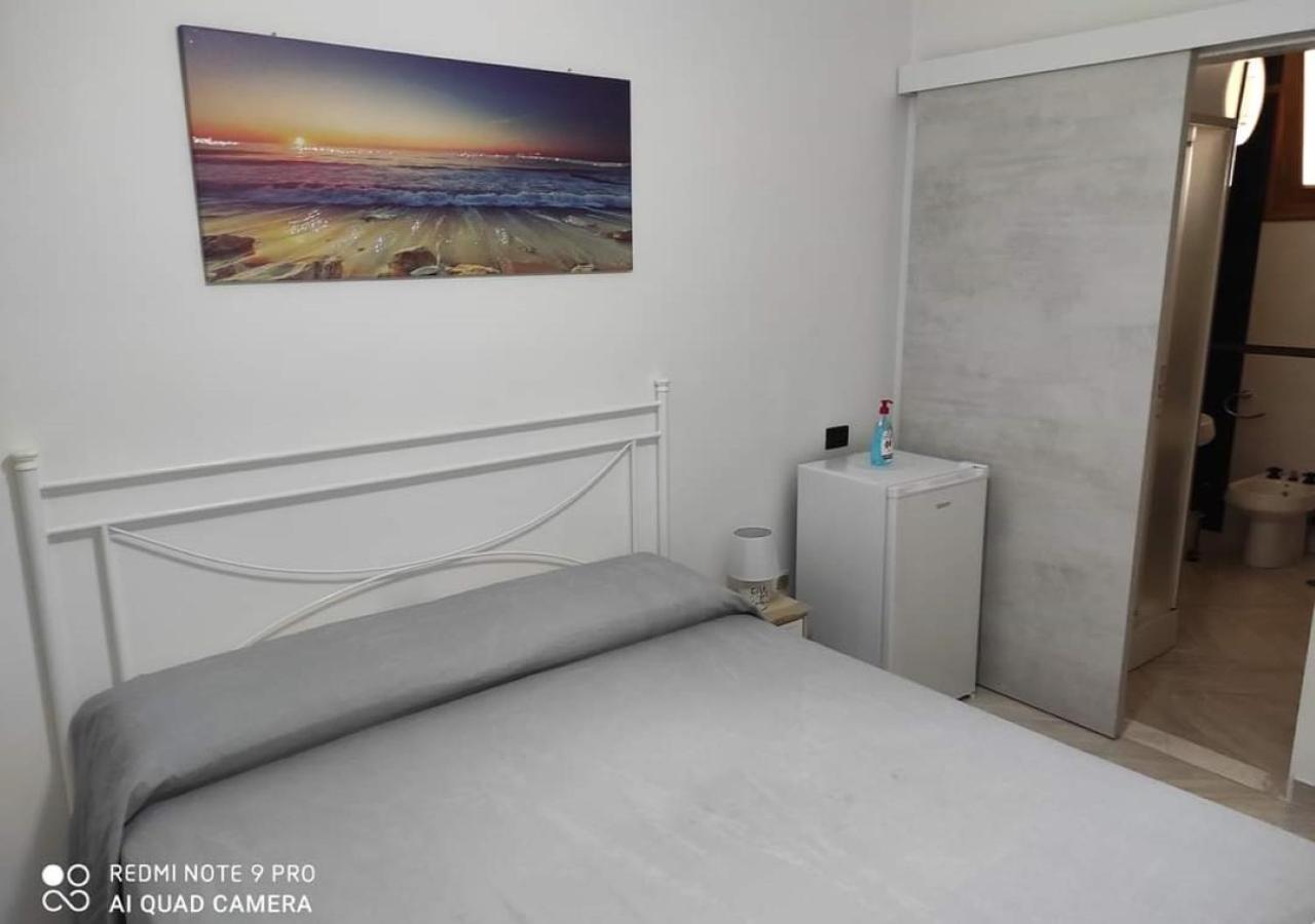 Deluxe Double Room with Balcony - Photo 3