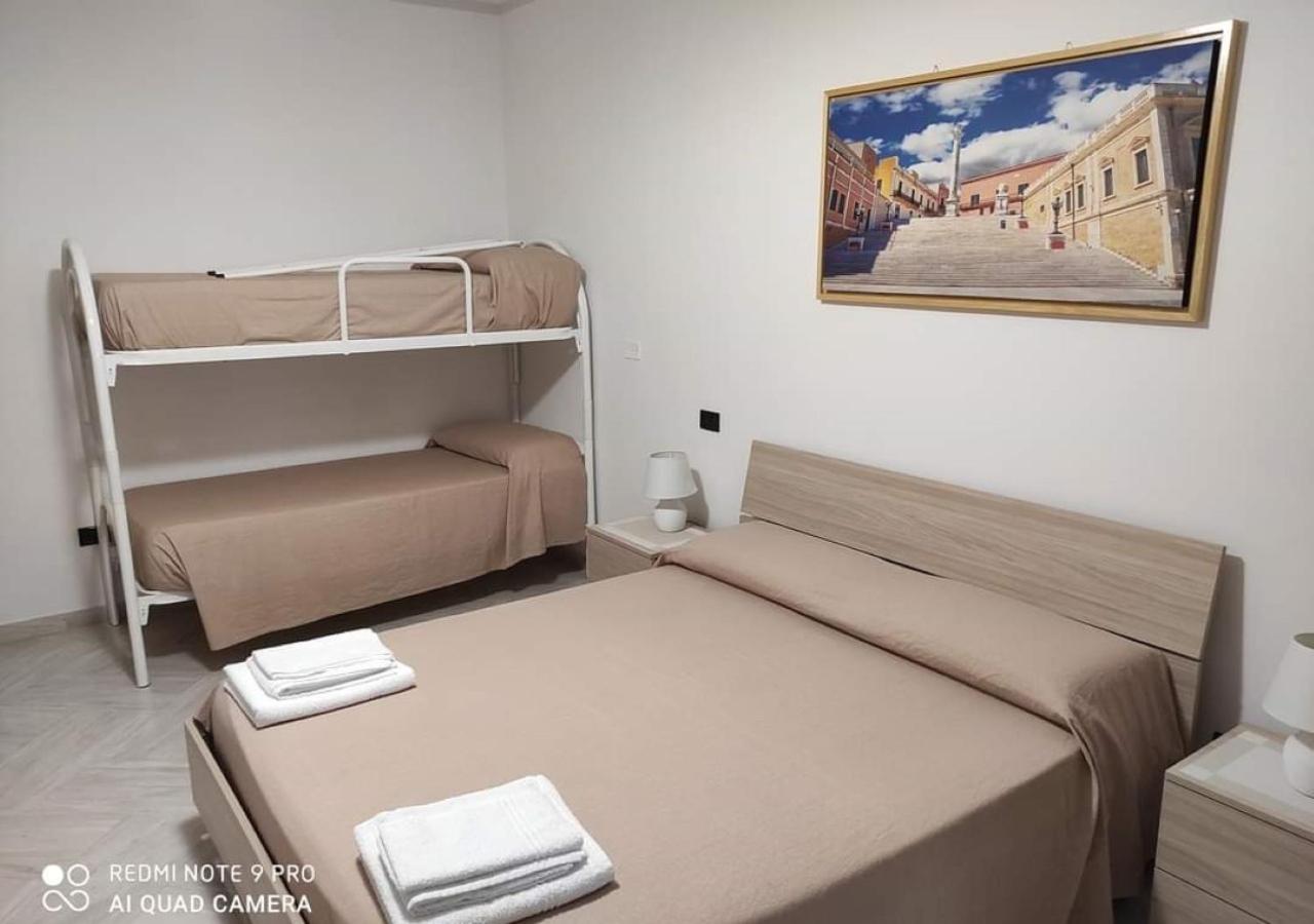Quadruple Room with Private Bathroom - Photo 4