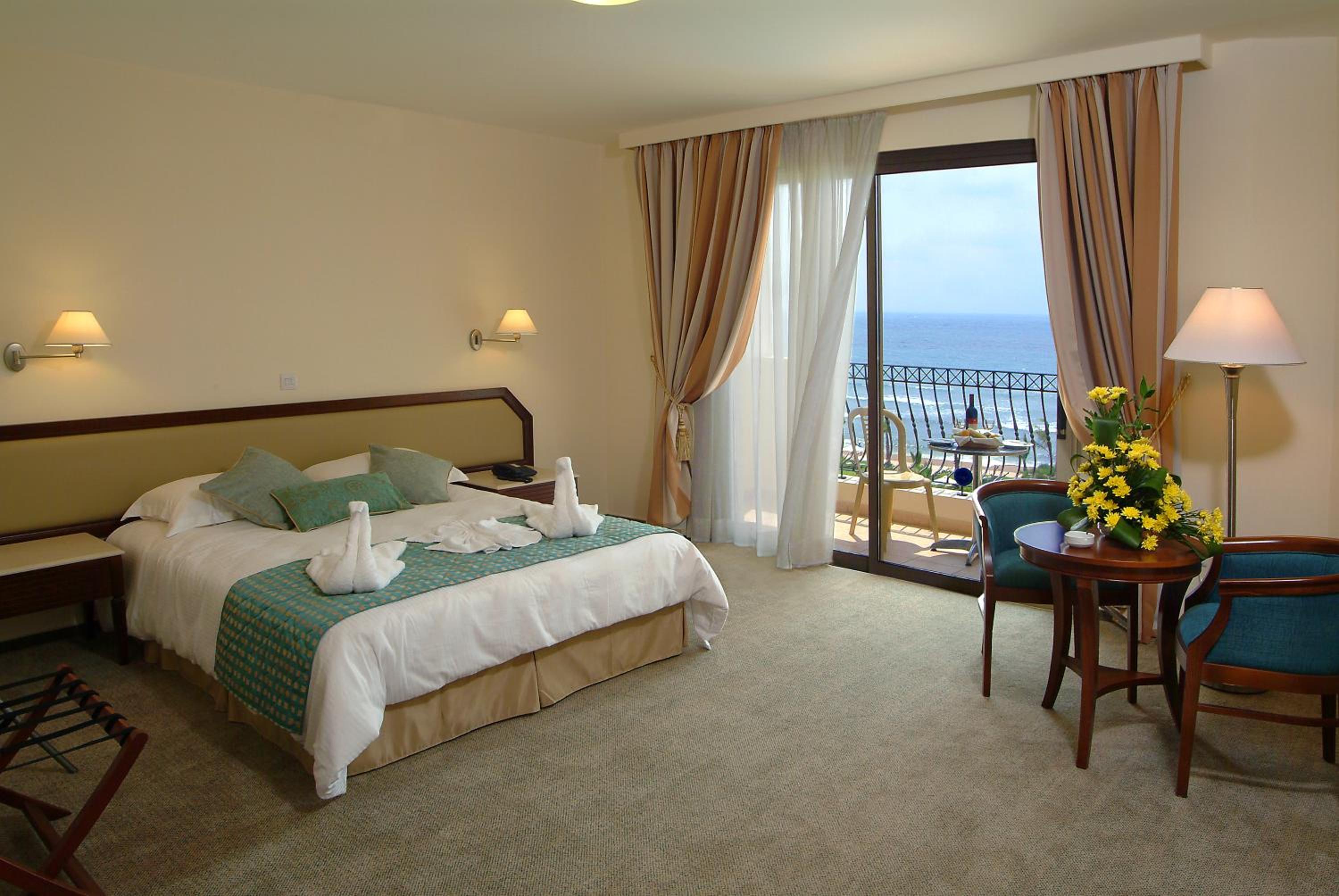 Standard Double or Twin Room with Sea View - Photo 2