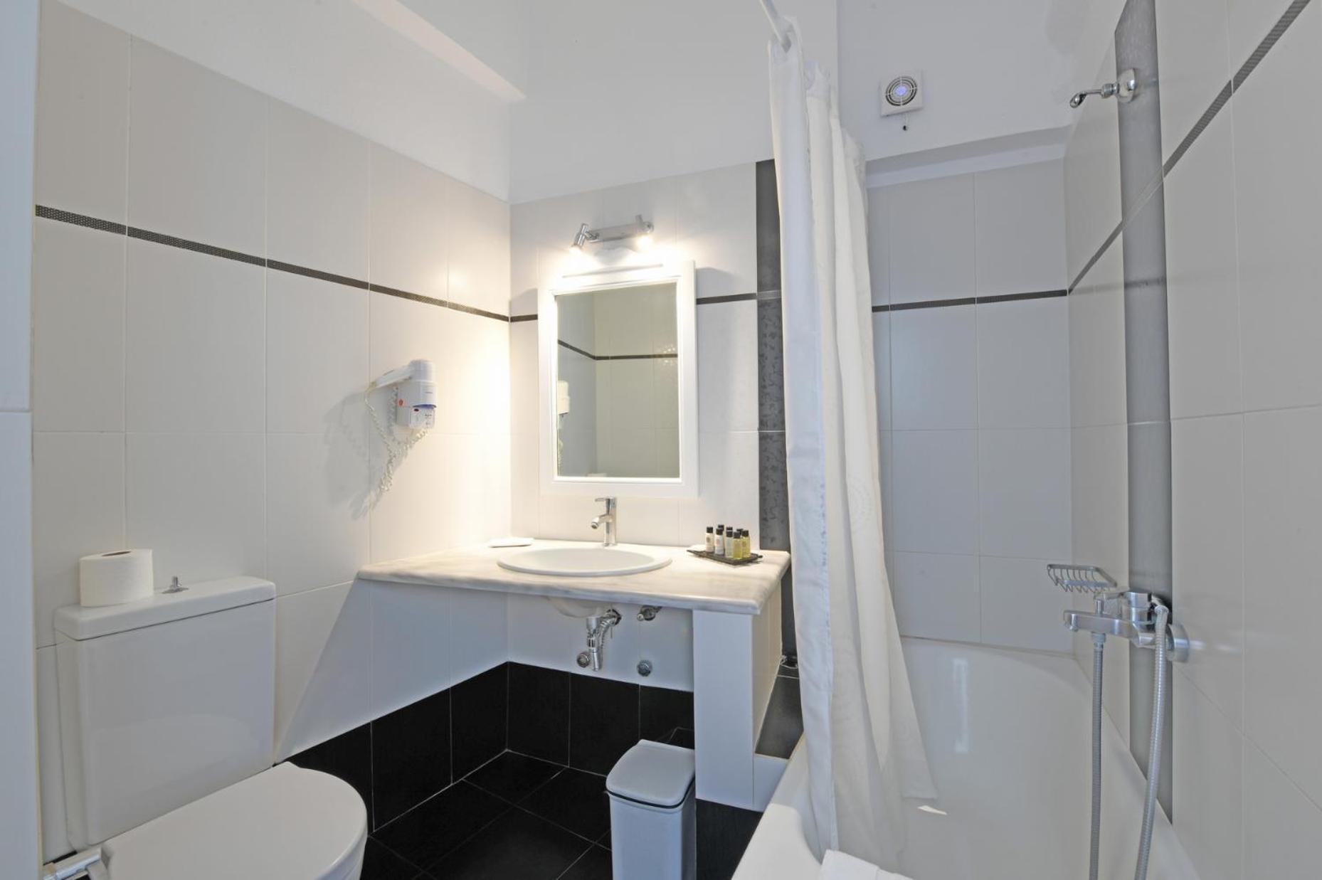 Double Room - Photo 2