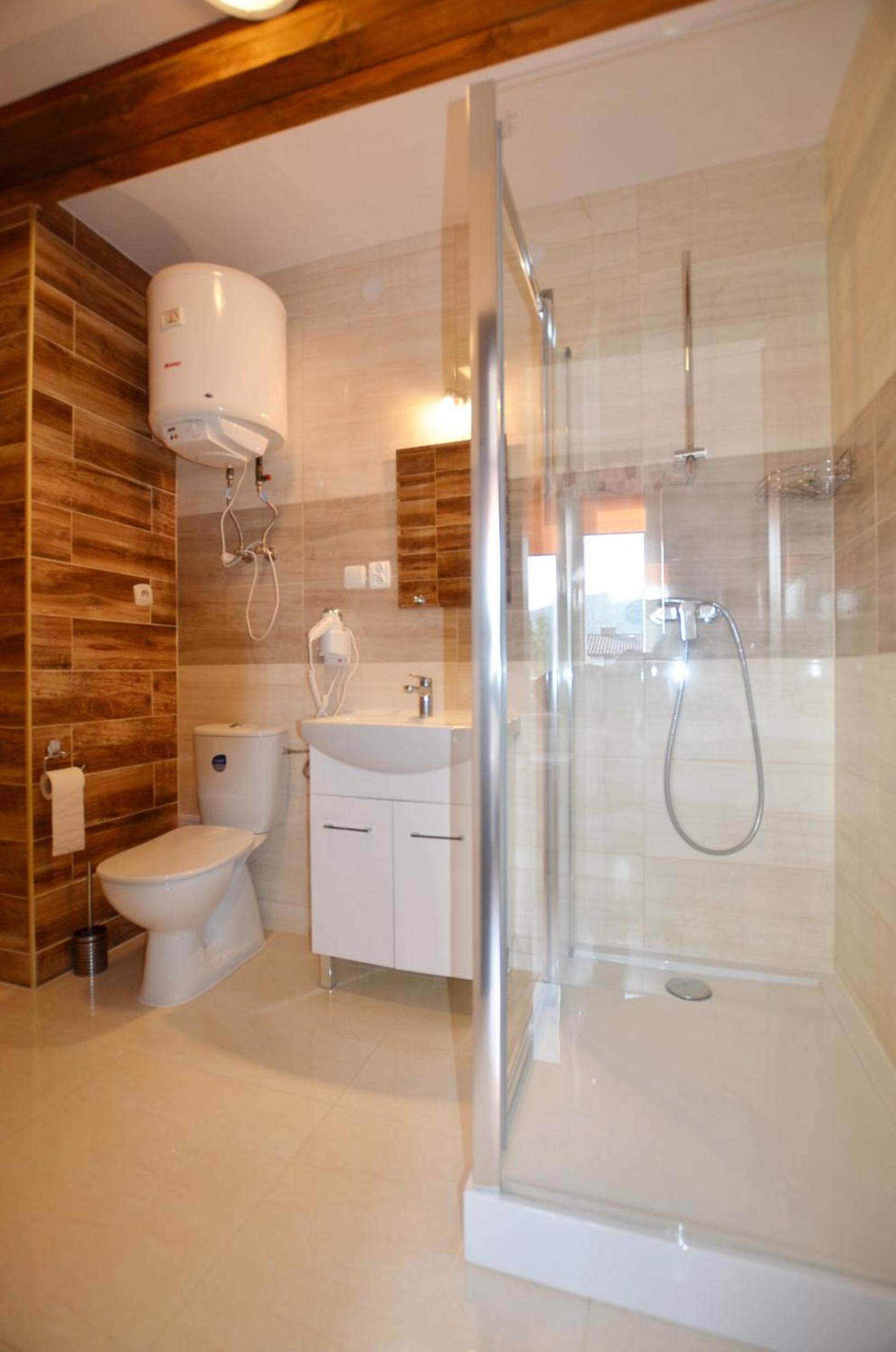 Quadruple Room - Photo 5
