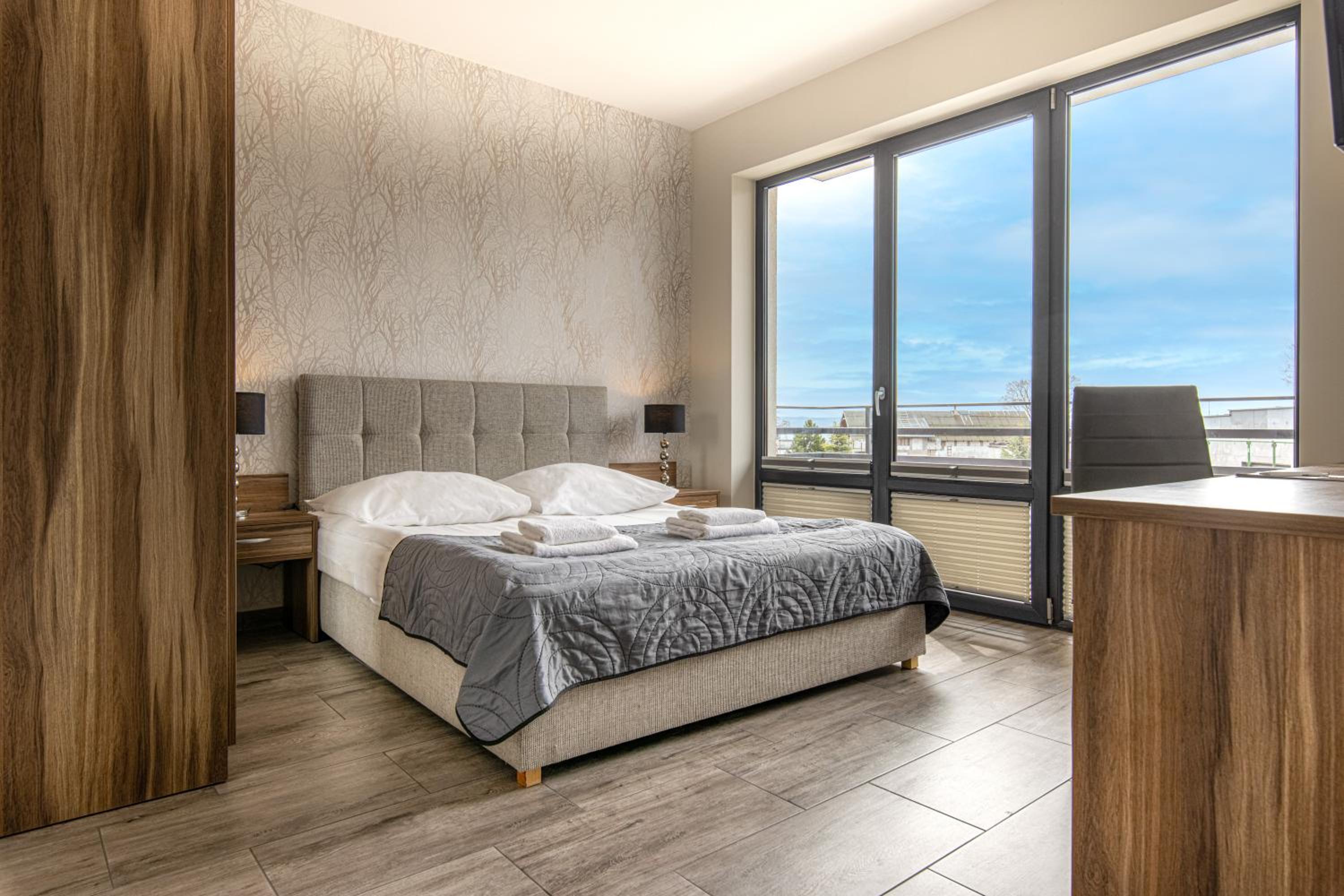 Deluxe Double Room with Balcony photo 1