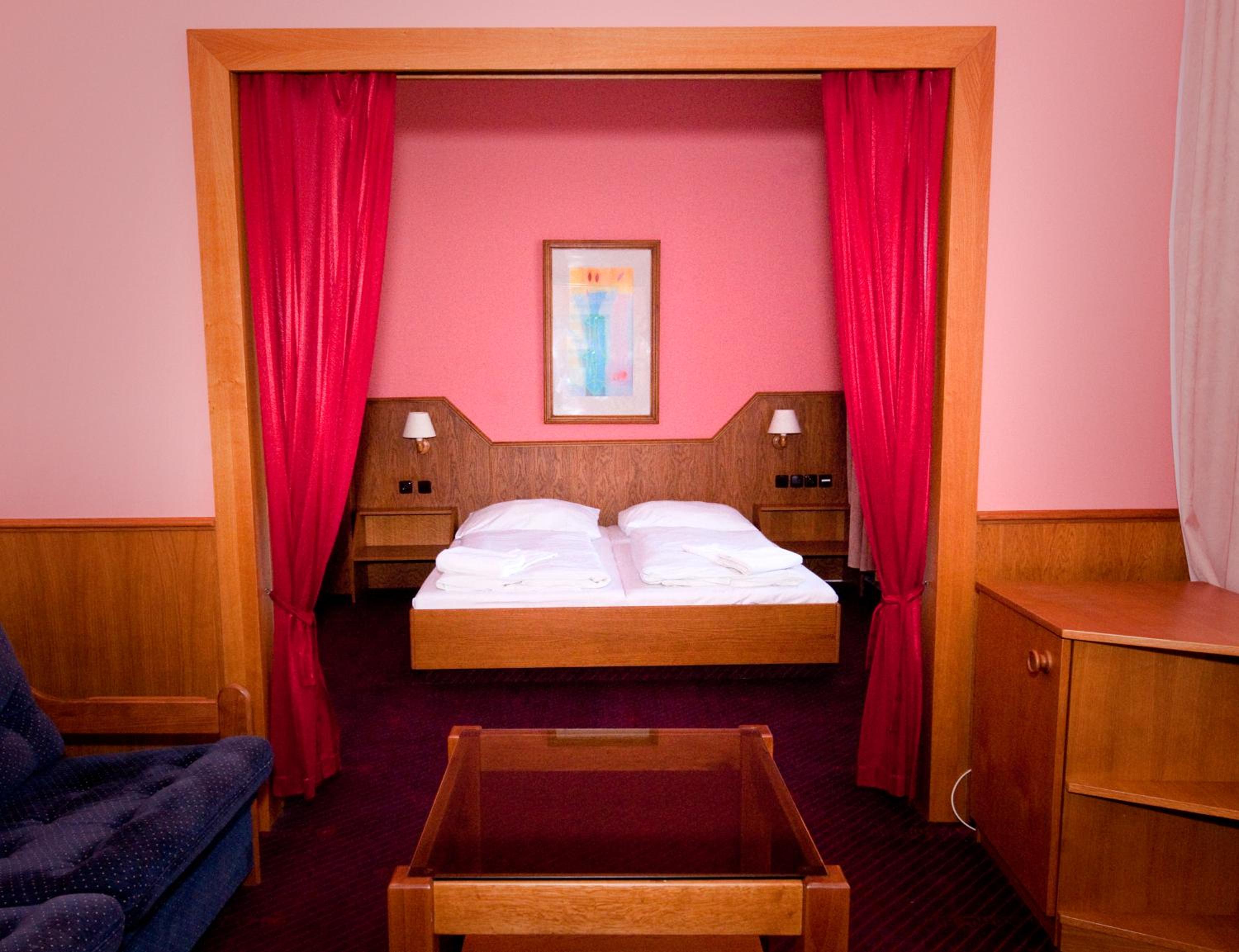 Standard Double or Twin Room photo 2